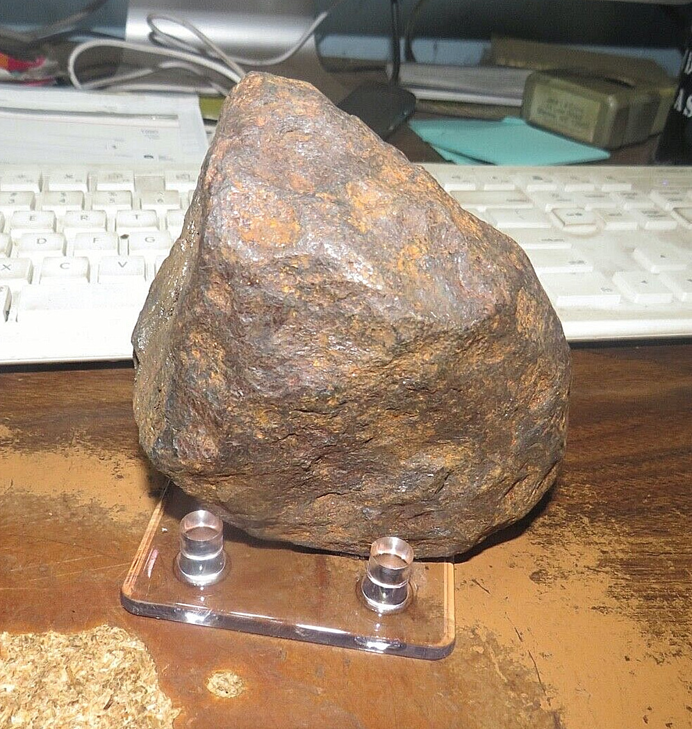 2142 gm muonionalusta Meteorite Sweden, 4.7 lb iron nickel patina