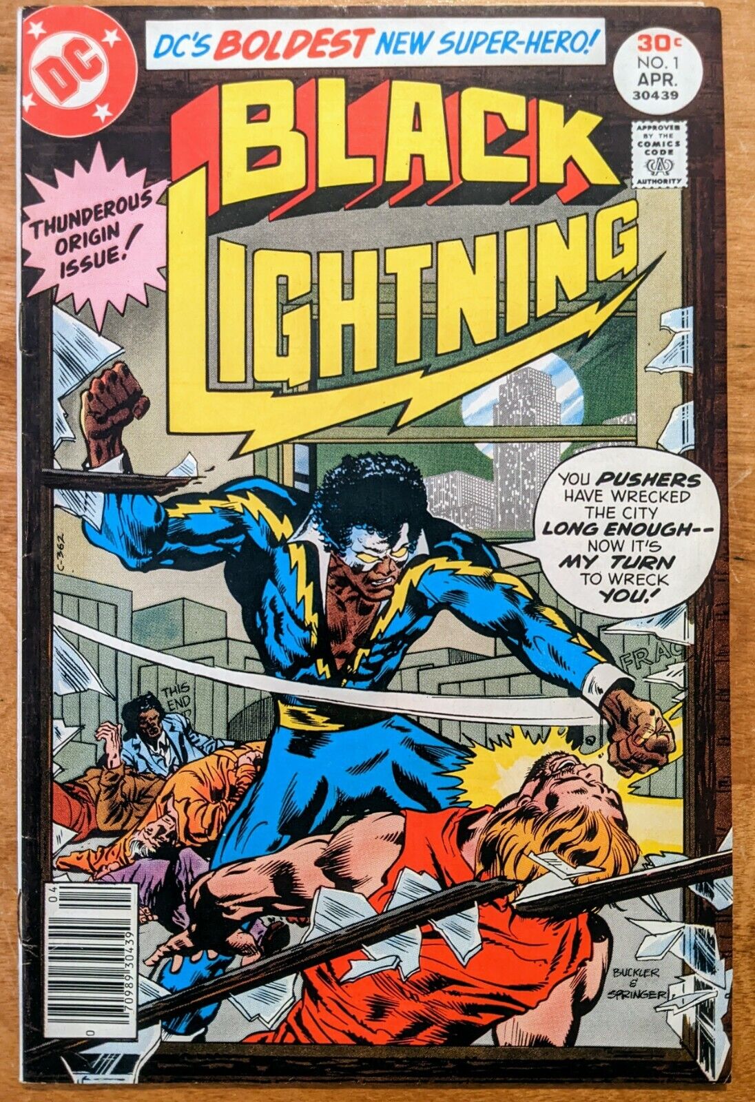BLACK LIGHTNING Comic Book 1ST APPEARANCE 1977 KEY COMIC BOOK DC Very Good