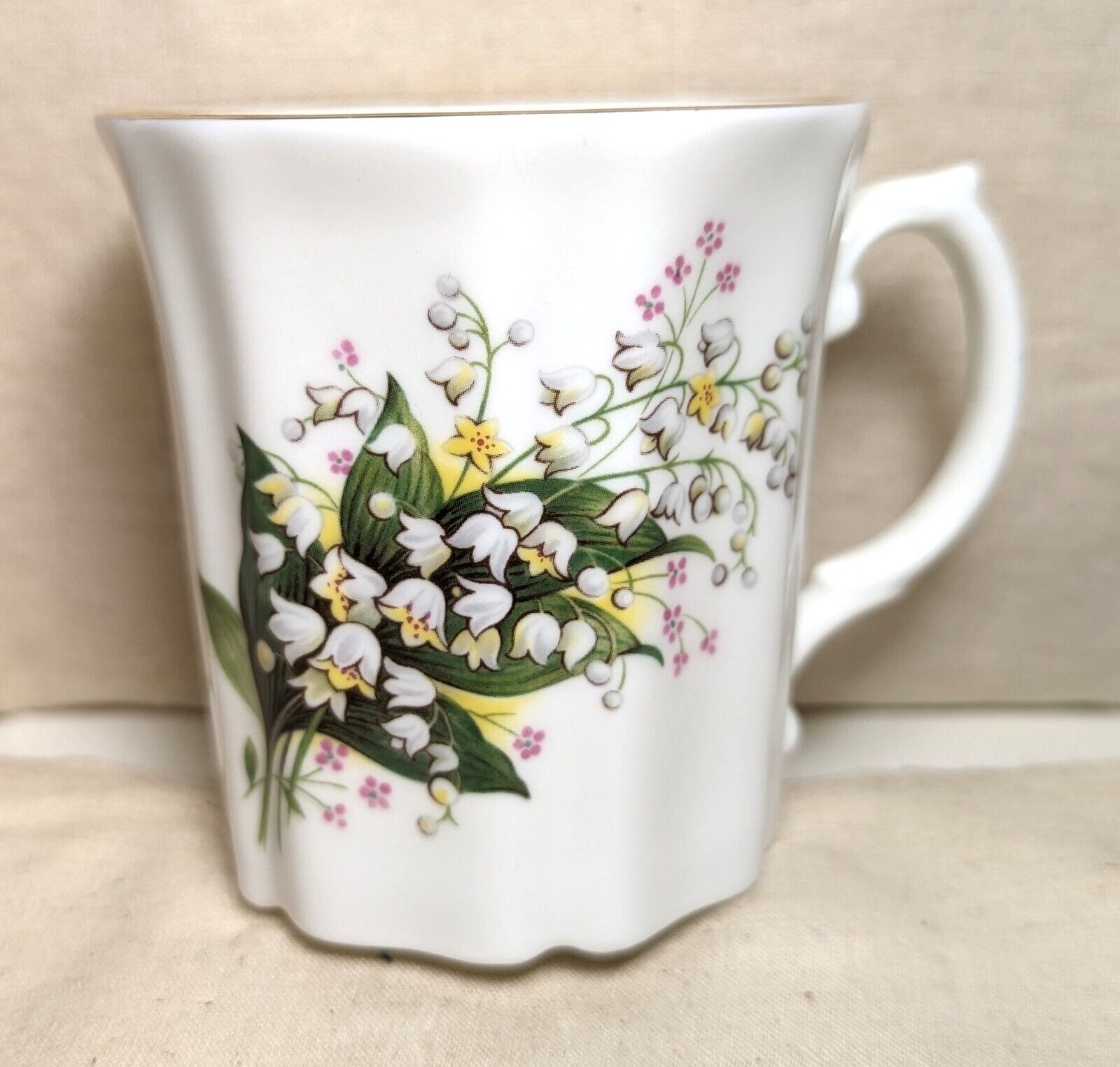 Royal Grafton Bone China Tea Cup / Mug Lily of the Valley, Made in England