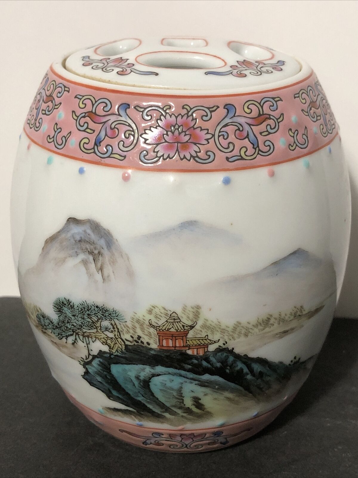 1980\'s Chinese Porcelain Tea Caddy Jar Jindezhen Small Ginger Jar & Lid