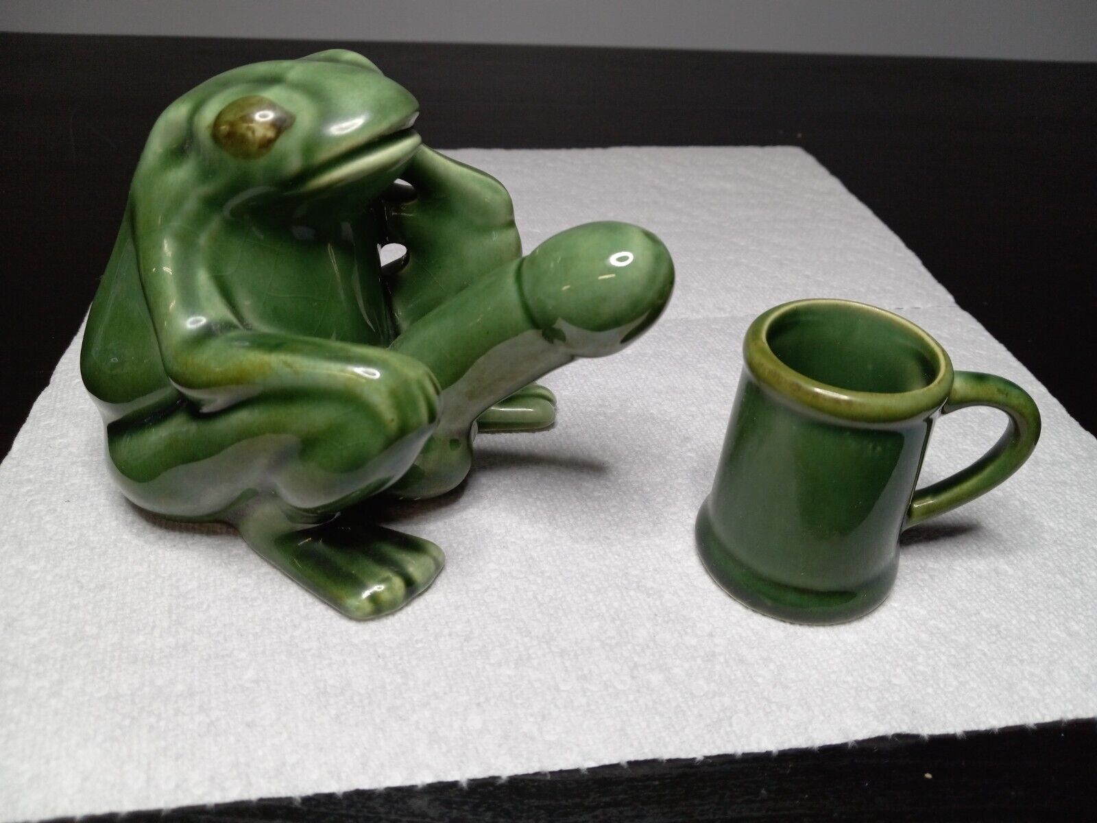 Vtg Ceramic Frog with large Penis and mug \