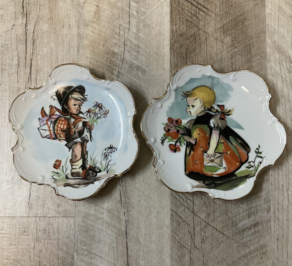Vintage NORCREST Fine China Hanging 8” Wall Plate Set Boy & Girl Flowers P-311