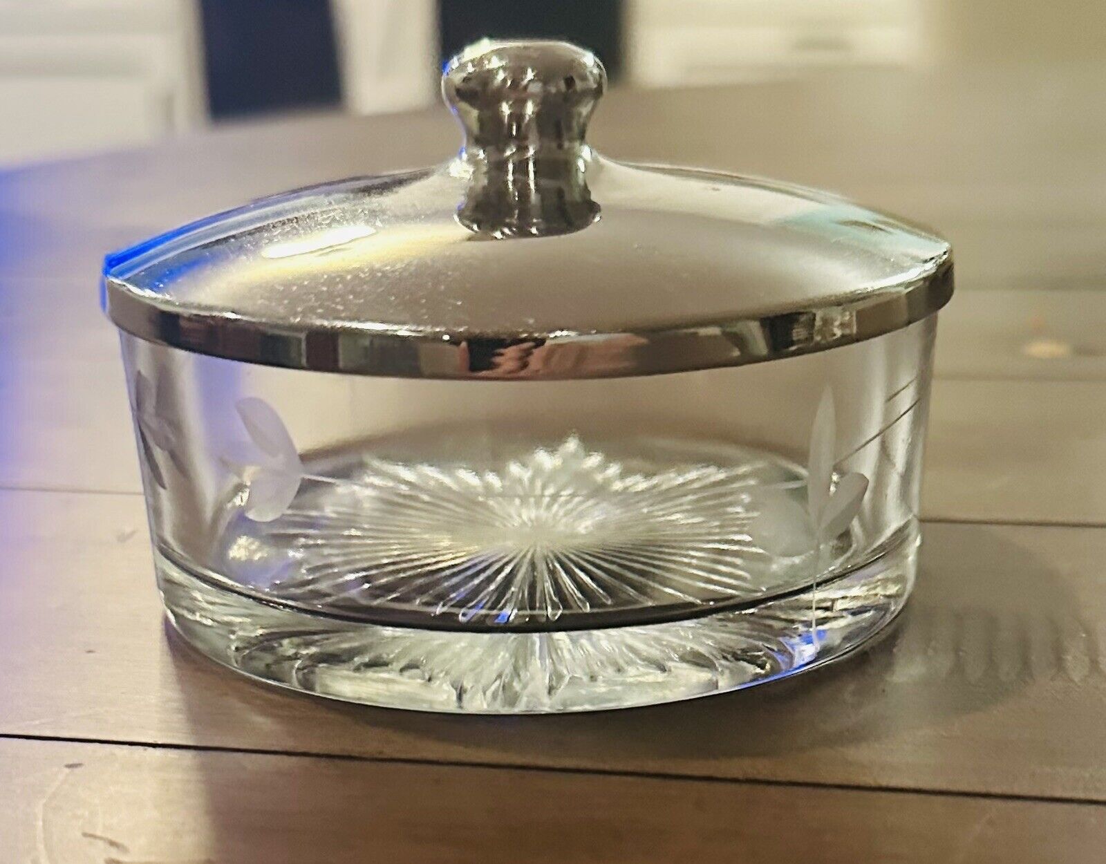 Vintage Mid-Century Etched Crystal Mint/Candy/Trinket Dish with Silver Tone Lid
