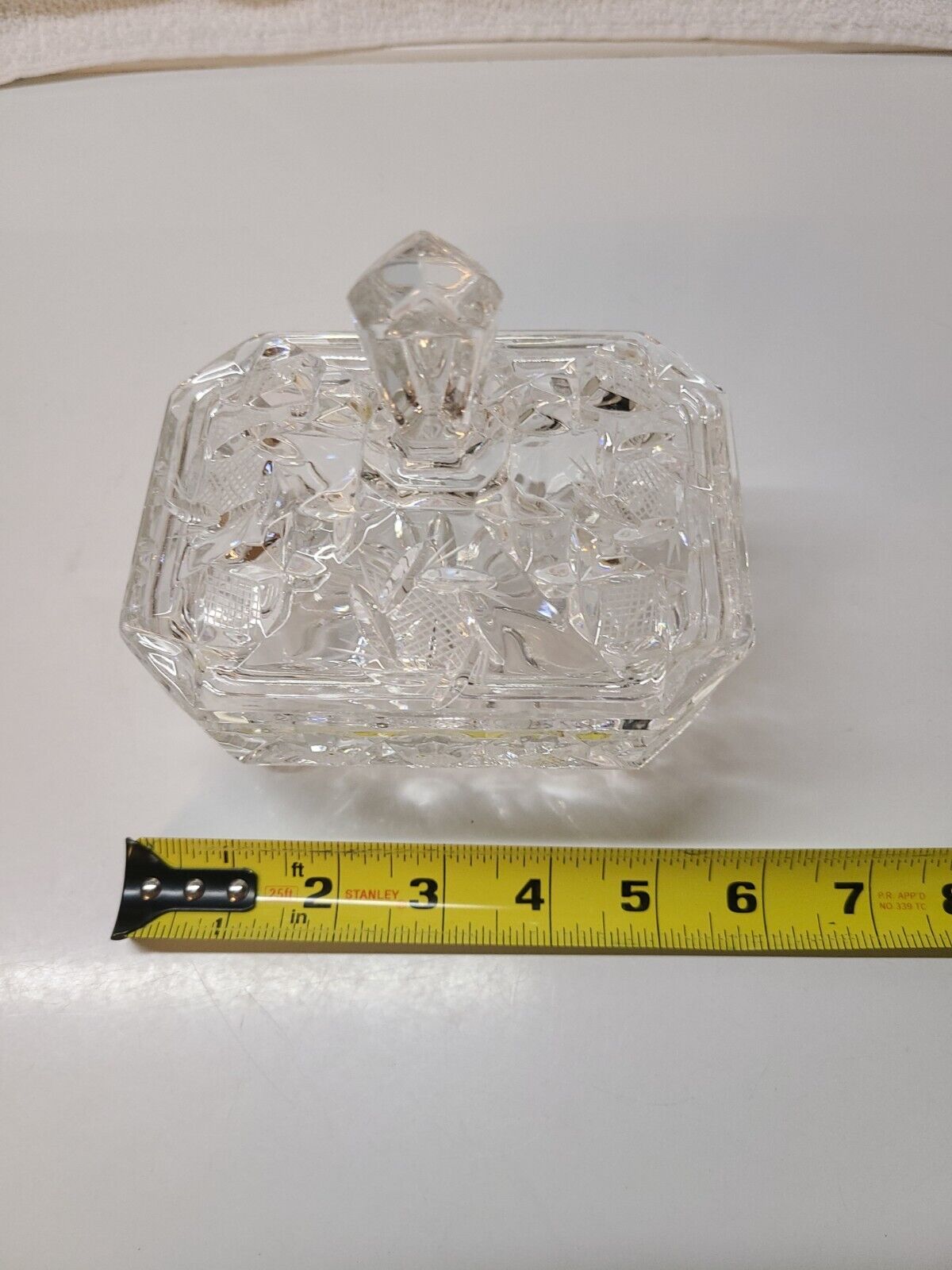 VINTAGE BEAUTIFUL LEAD CRYSTAL FOOTED CANDY DISH WITH LID