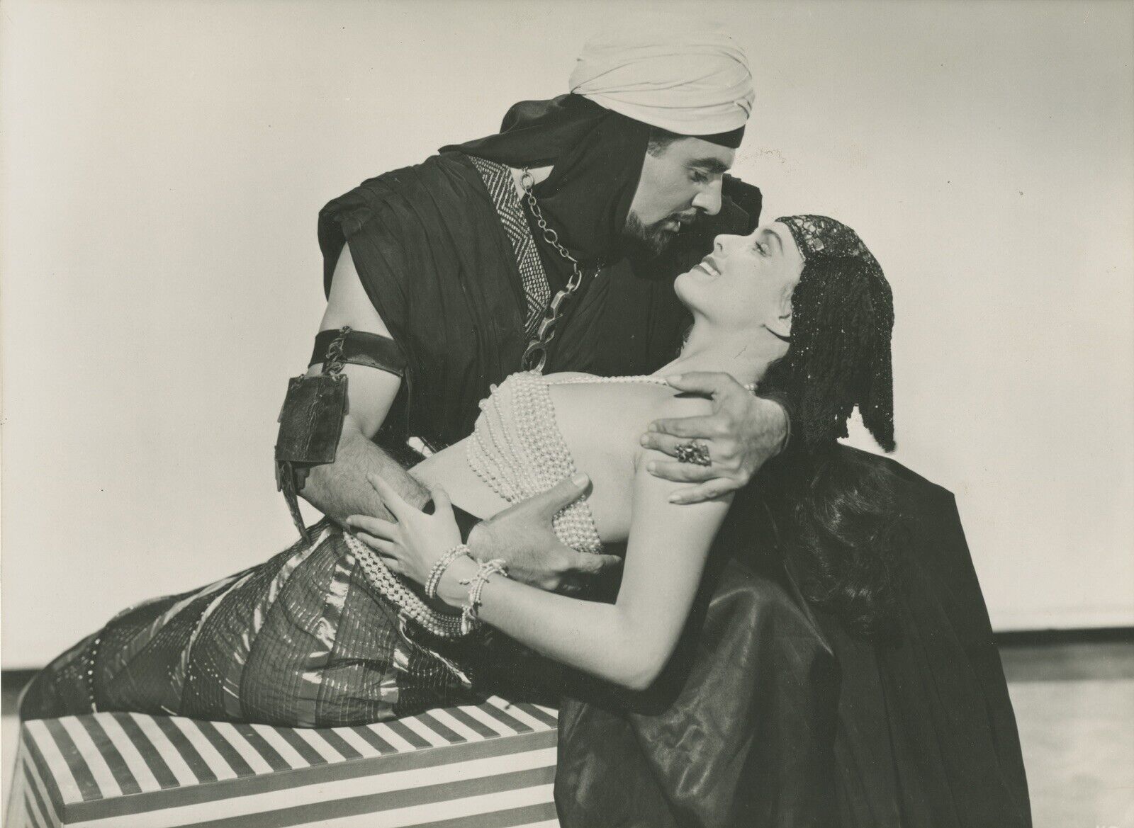 The Adventures of Hajji Baba Film Scene Actor A1545 A15 Original Vintage Photo