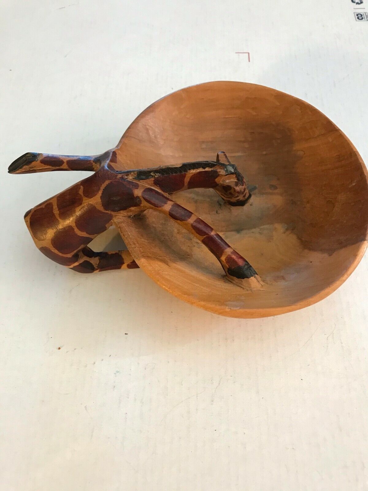 Lovely Vintage African wood carving of giraffe Drinking shape cup / tray 6.25\