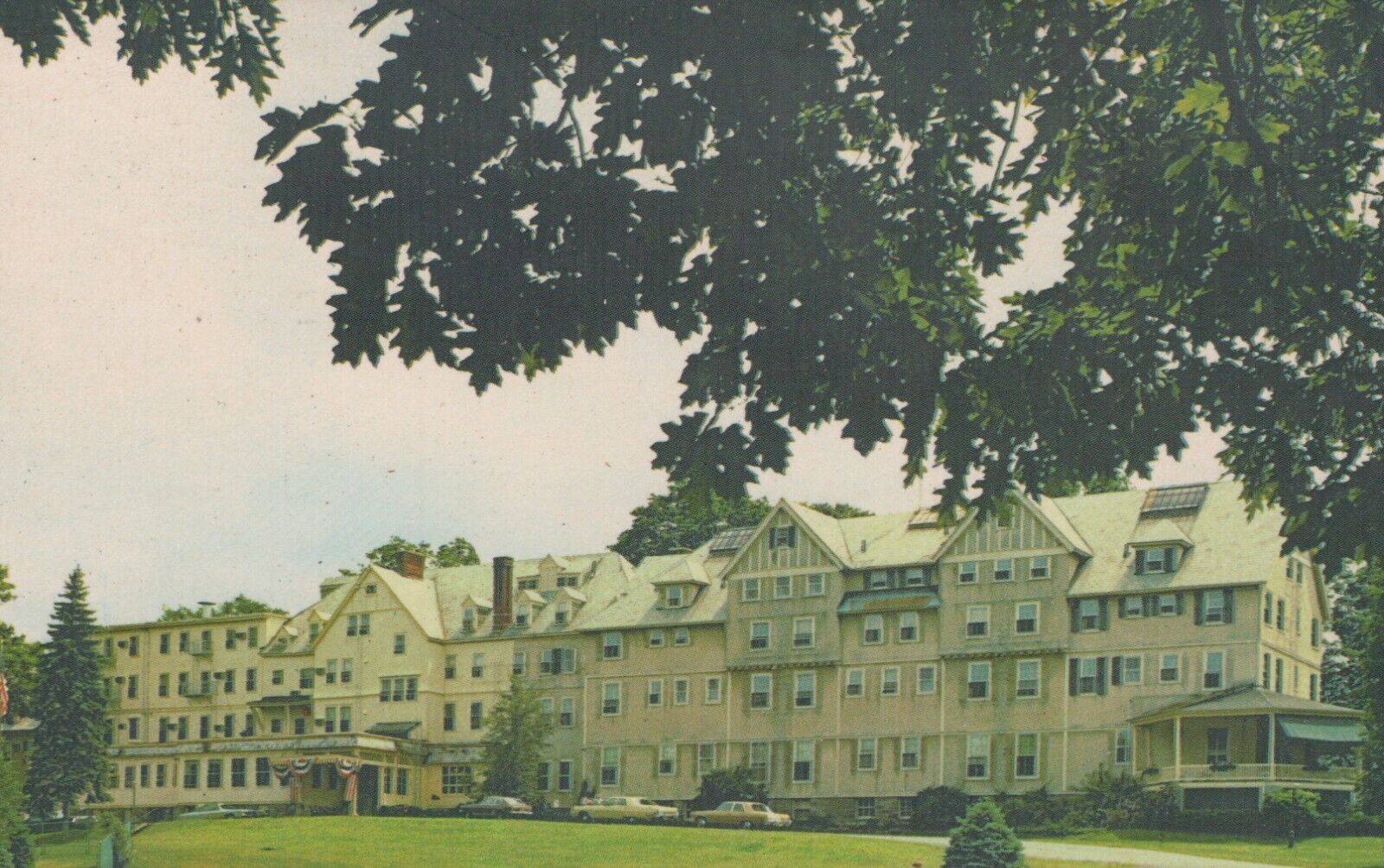 Historic New England Northfield Inn Massachusetts Vintage Chrome Postcard
