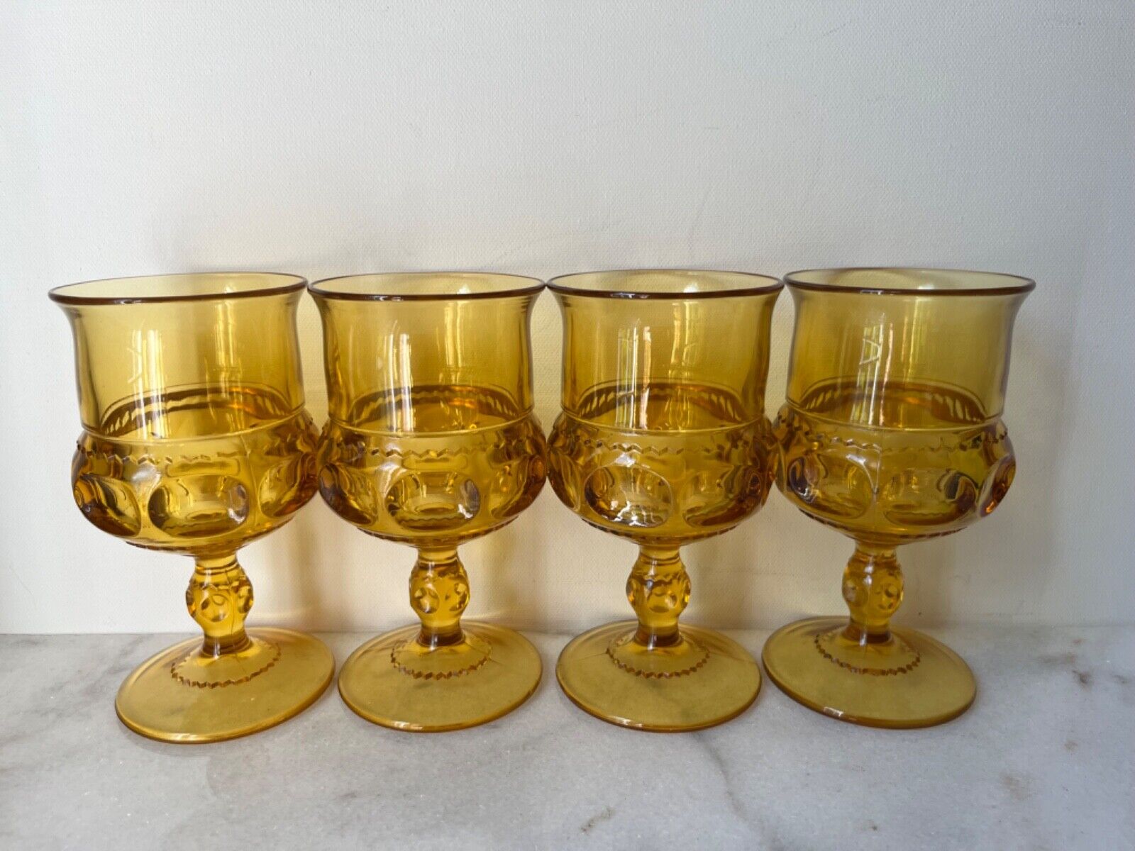 8 Vintage Mid-Century Collectible Amber / Gold King\'s Crown Pattern Glass Goblet