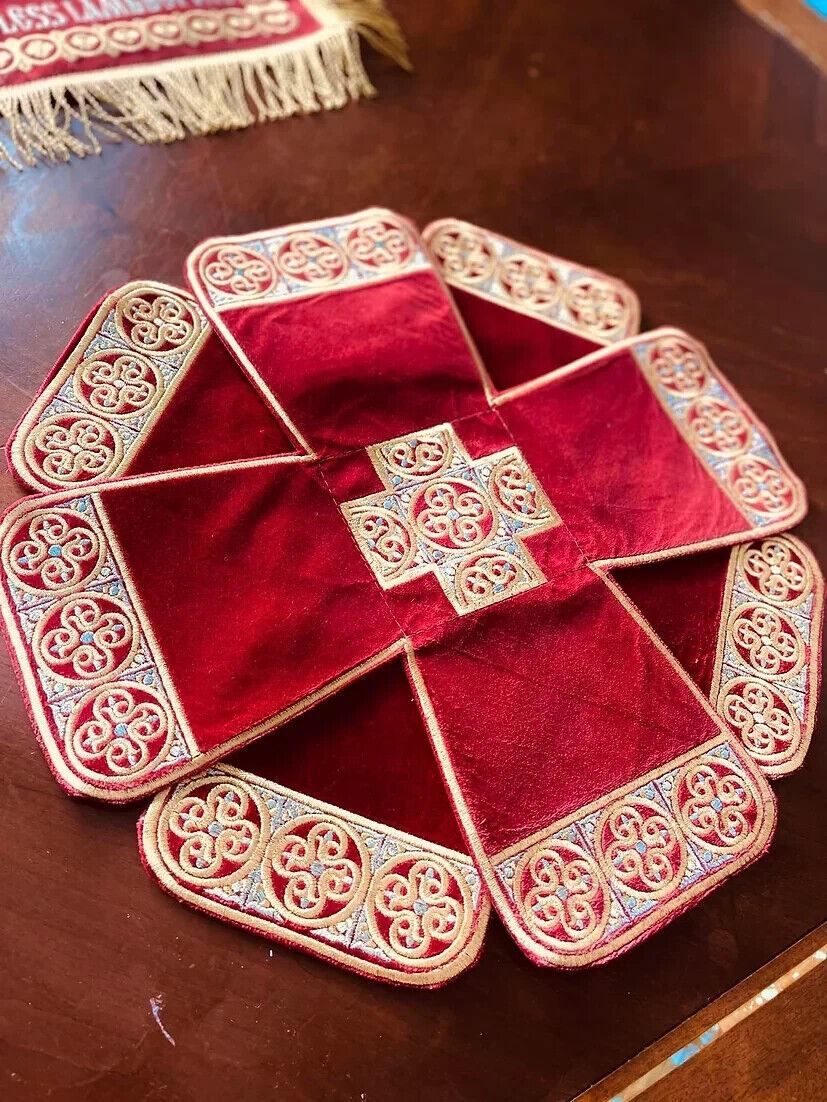 Chalice covers set, dark red with icon not made by hand