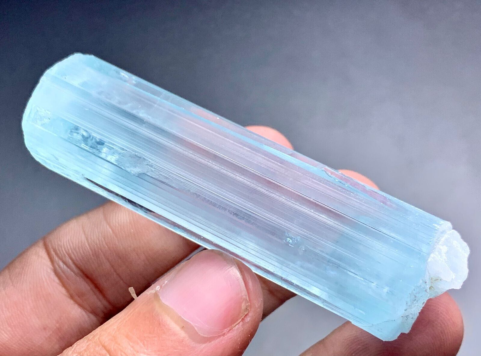 264 Cts Top Quality  Aquamarine Crystal from Skardu Pakistan