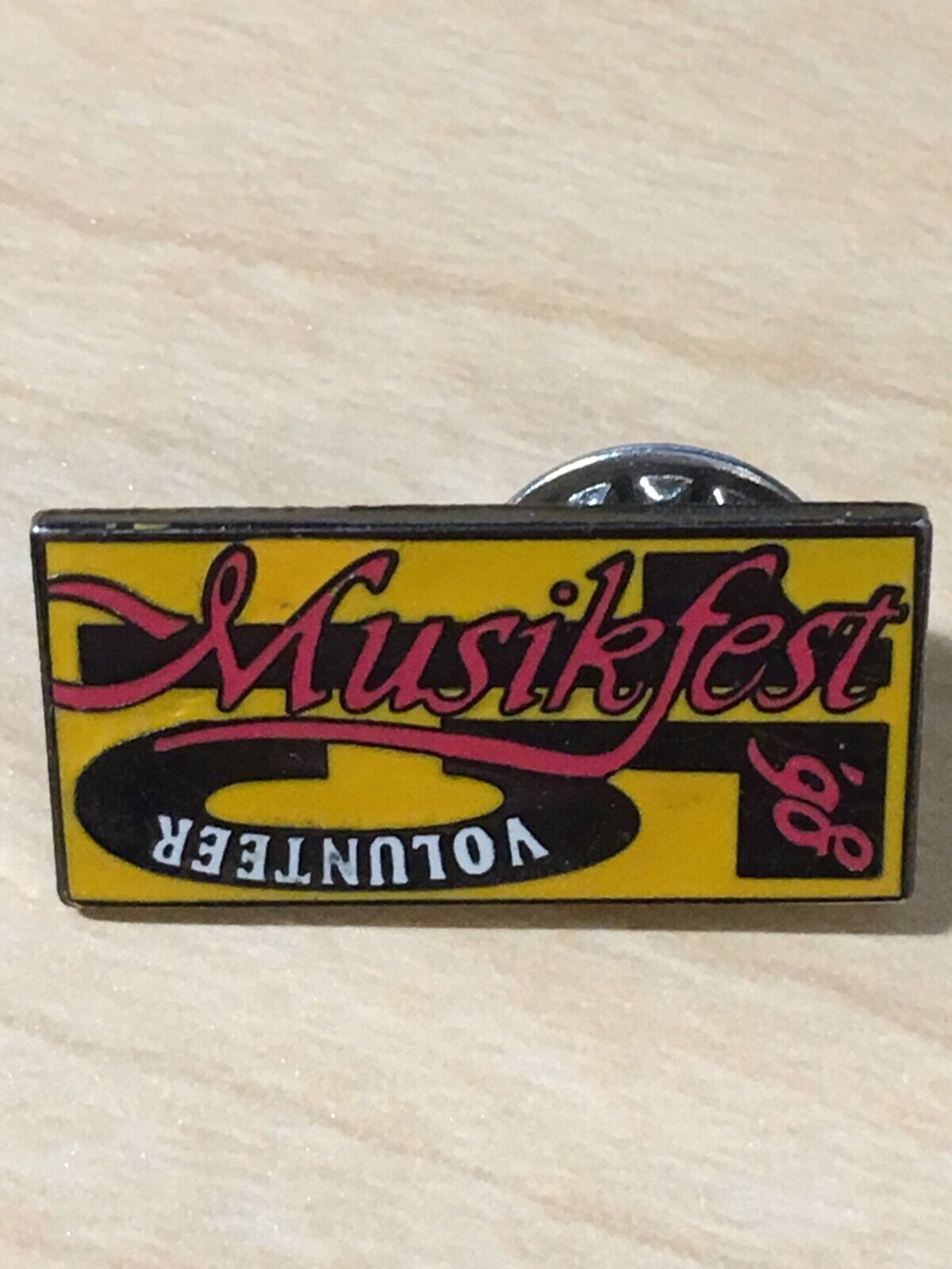 Musikfest 1998 Bethlehem Pennsylvania Music Festival Lapel Pinback Badge Pin 