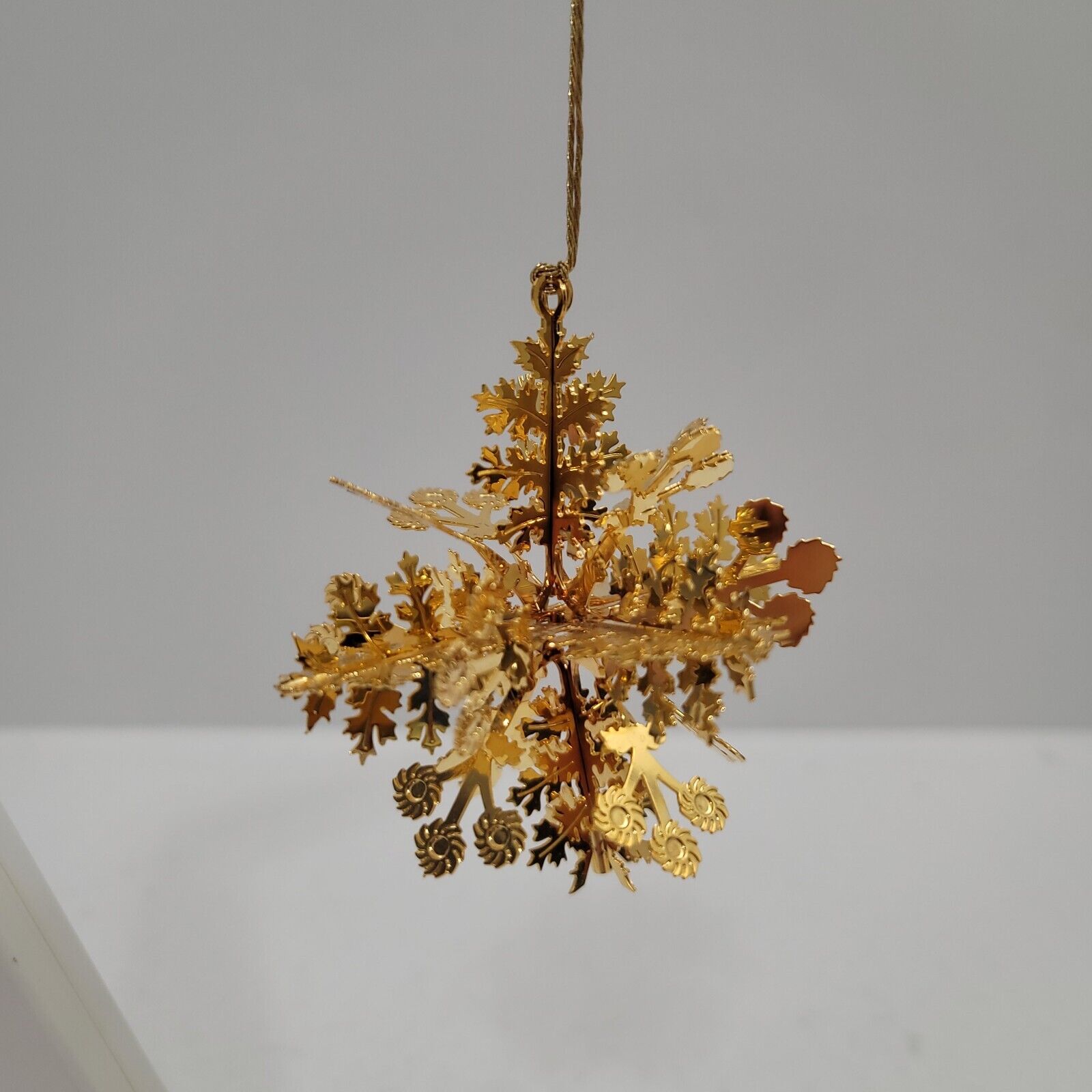 Three Dimensional 3D Goldplate Christmas Ornament By Metropolitan Museum