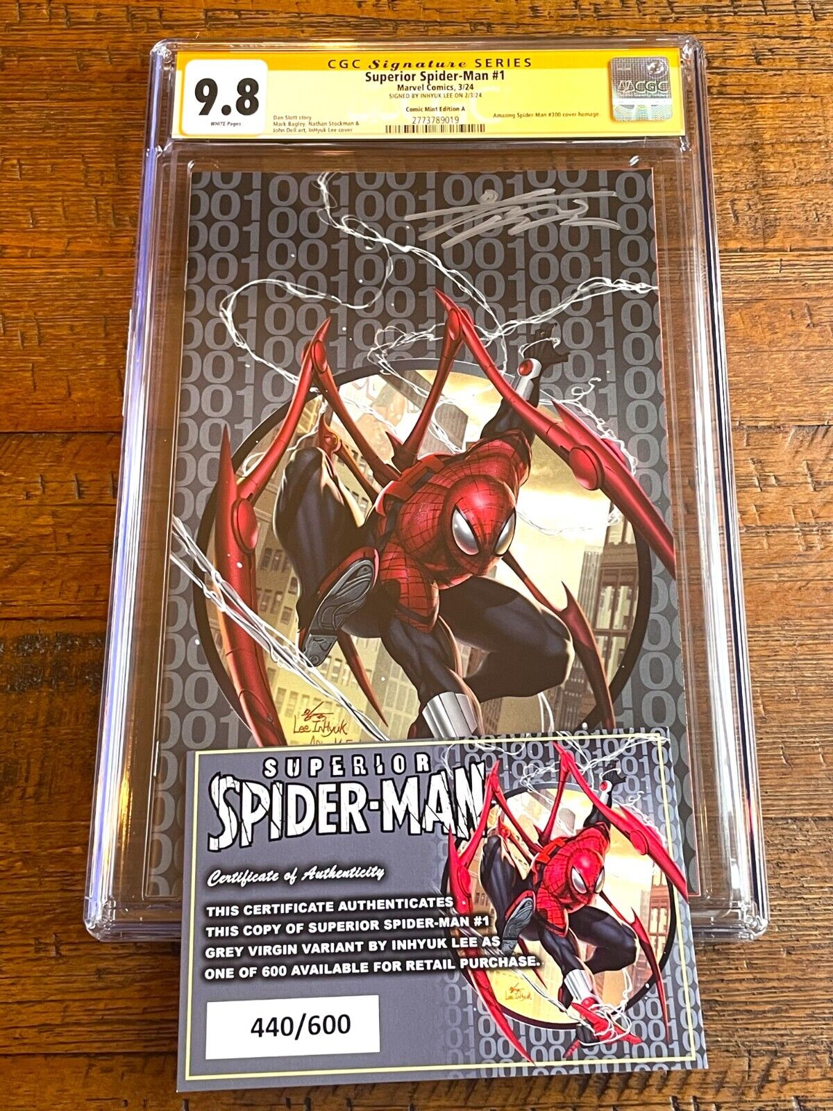 SUPERIOR SPIDER-MAN #1 CGC SS 9.8 INHYUK LEE SIGNED SILVER VIRGIN VARIANT LE600