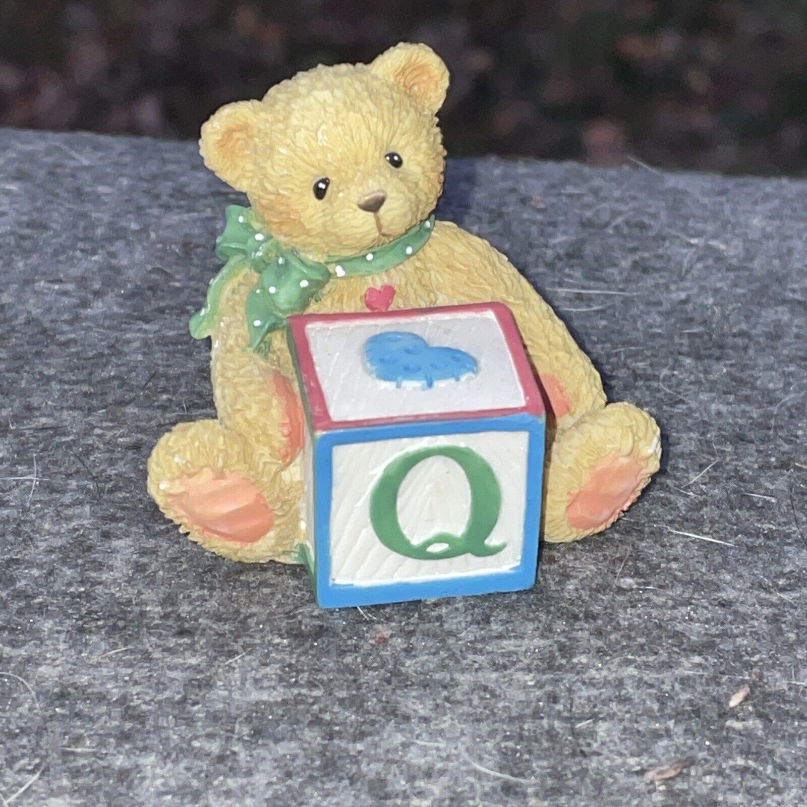 Vintage Alphabet Block LETTER Q for QUEEN Cherished Teddies Figurine ❤️ct39j1