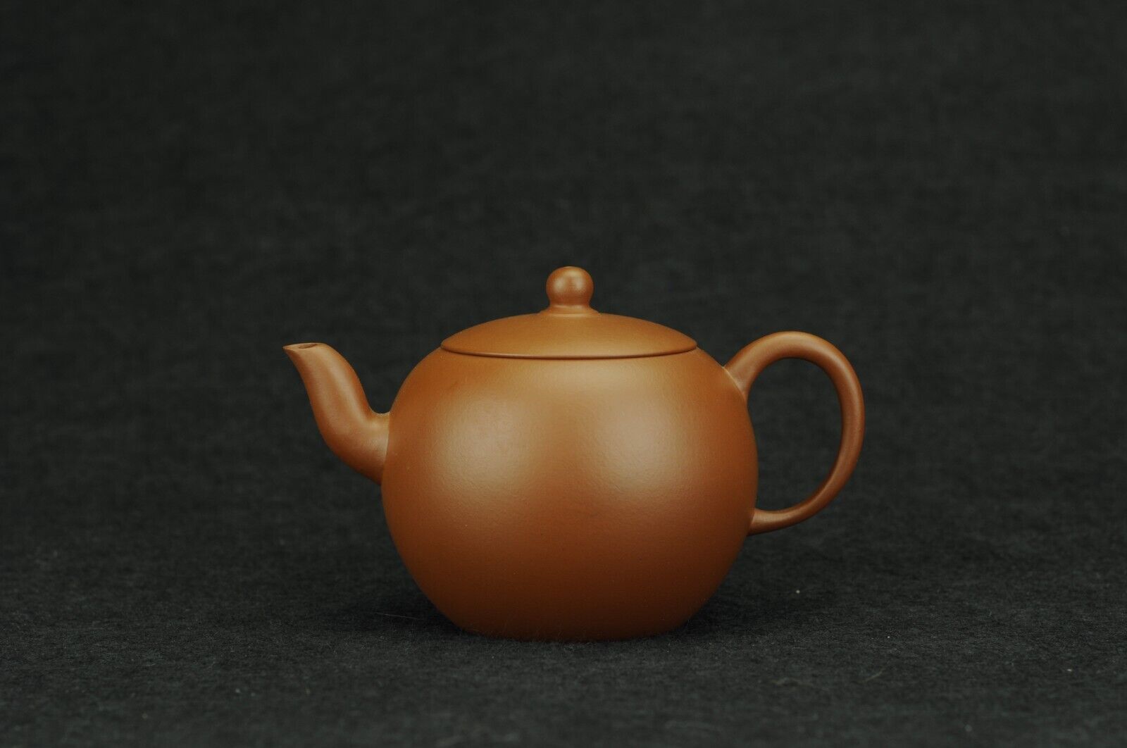 authentic Chinese Yixing zisha yilizhu pearl teapot ball filter zhuni 140 cc
