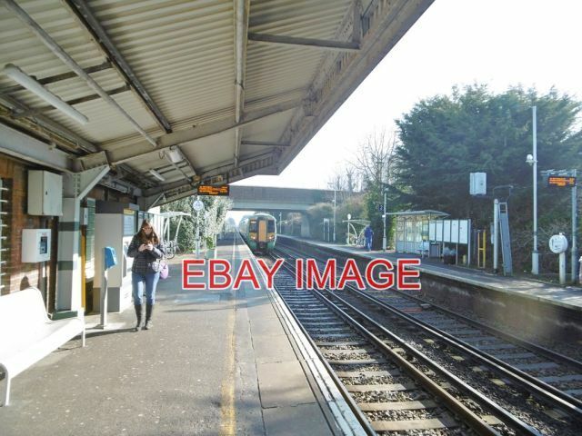 PHOTO  GORING-BY-SEA STATION OFFERING PRINCIPALLY SOUTHERN SERVICES TO BRIGHTON