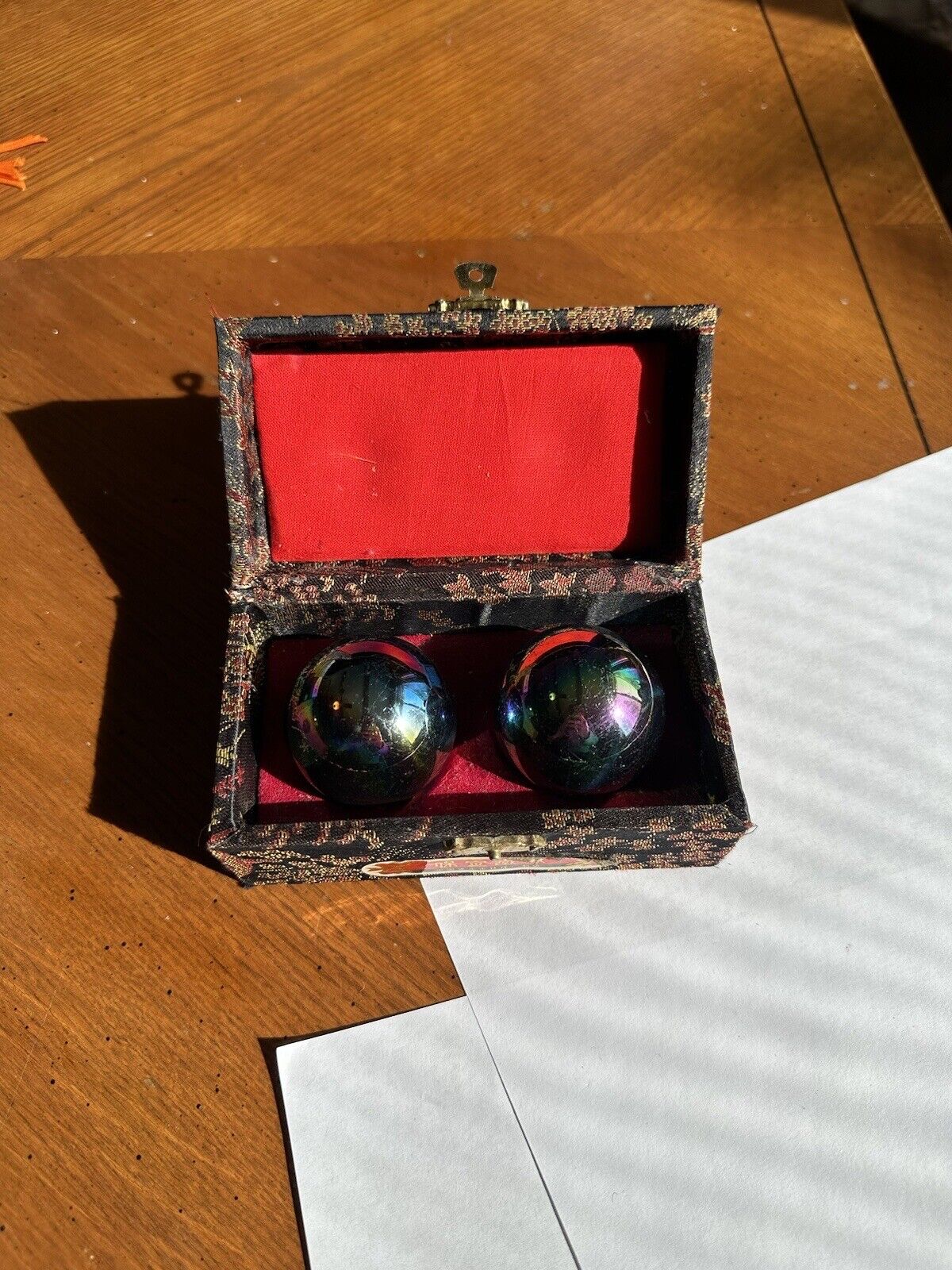 VINTAGE Chinese Oriental Stress Exercise Massage Chime Balls In Case Set of 2