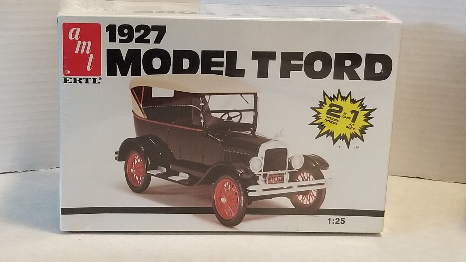 1:25 AMT 1927 Model T Ford 2 In 1 Model Kit 6582 Factory Sealed Shelf T1