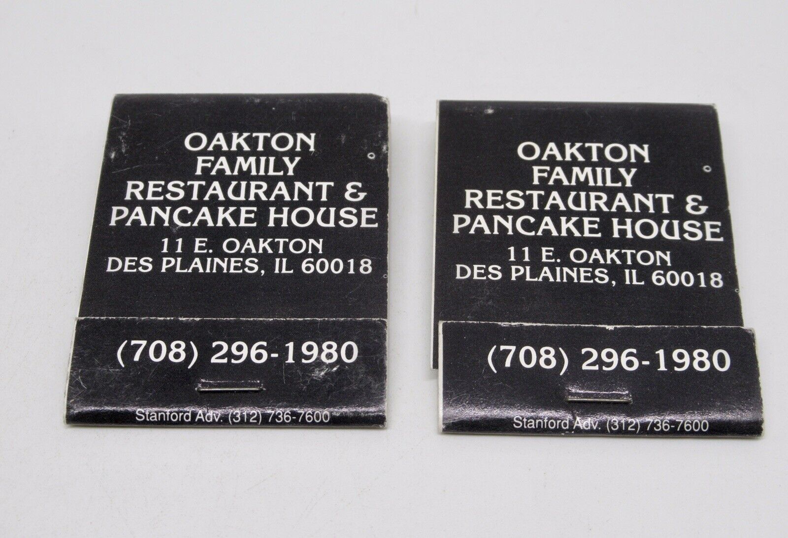 Oakton Family Restaurant & Pancake House Des Plaines Chicago FULL LOT Matchbook 