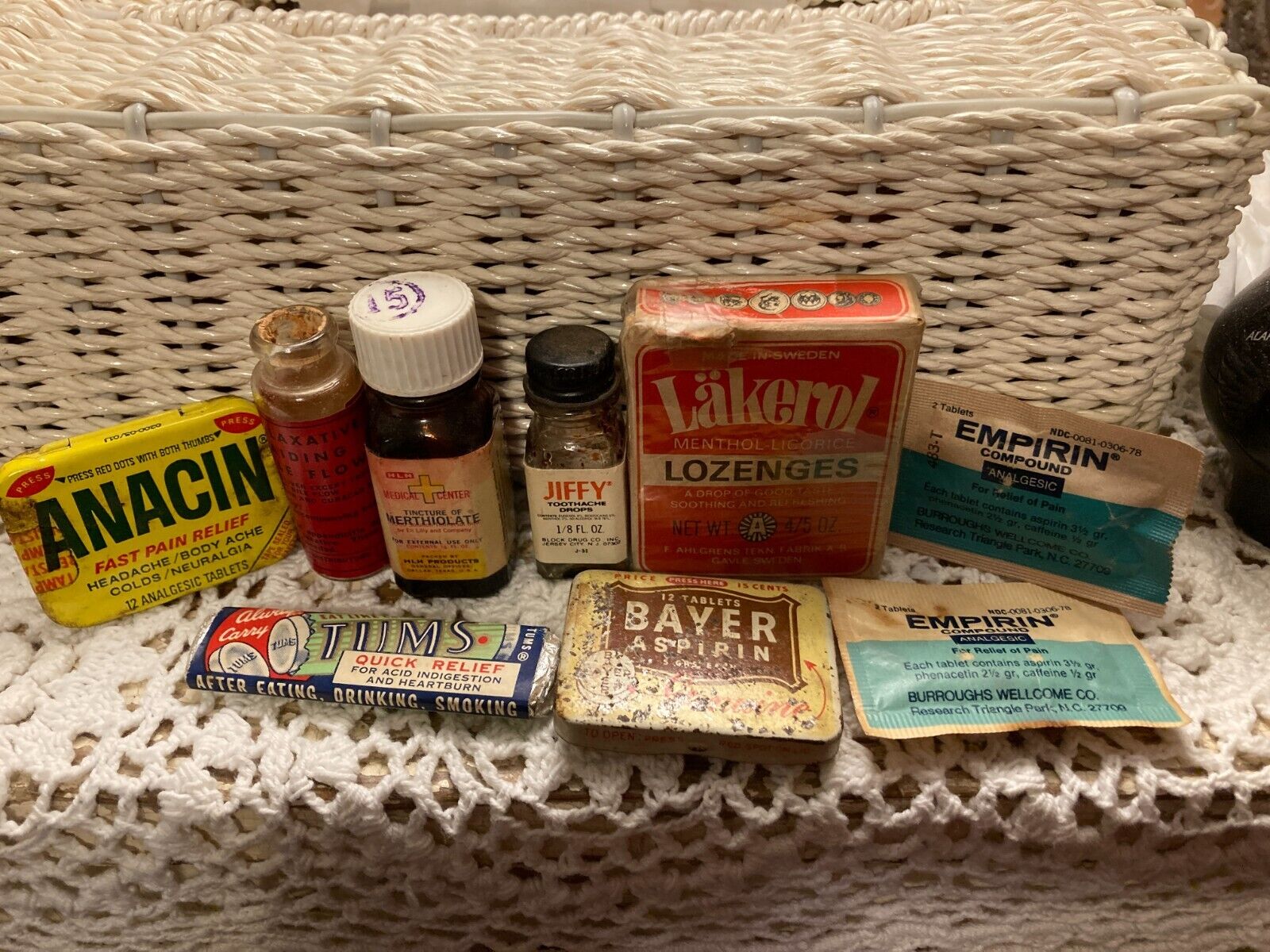 Vintage Lot 9 Medicines, Some Empty, Some Have Contents, Nice Collection