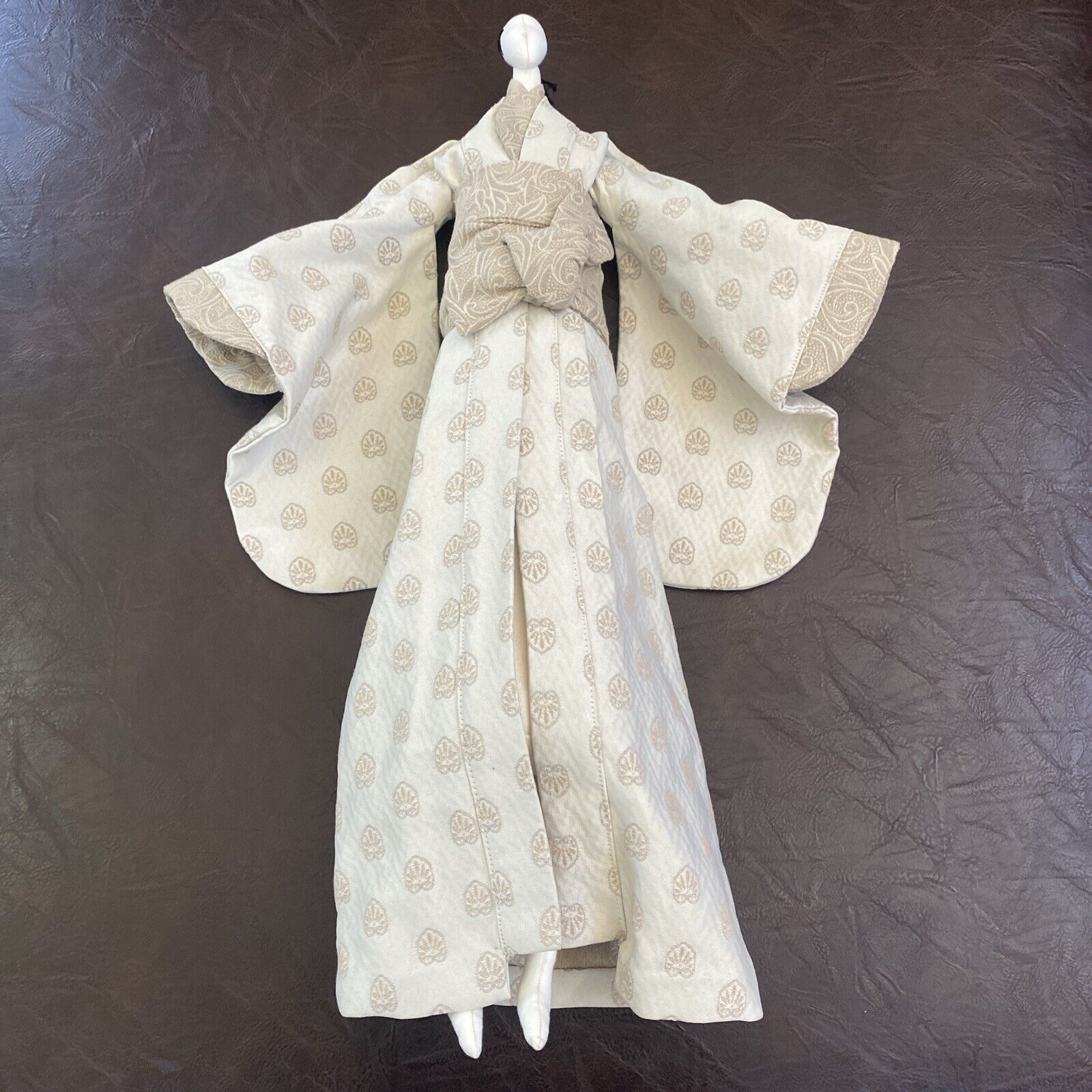 Japanese FACELESS Shogun Handcrafted Fabric Folk art Doll W/ Kimono 28” *RARE*