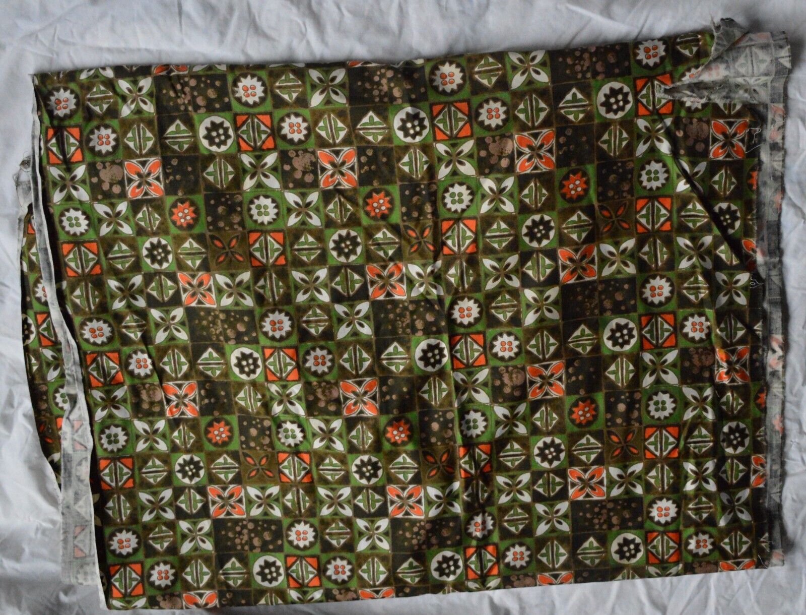 Vintage Fabric 1970\'s Remnant 26\