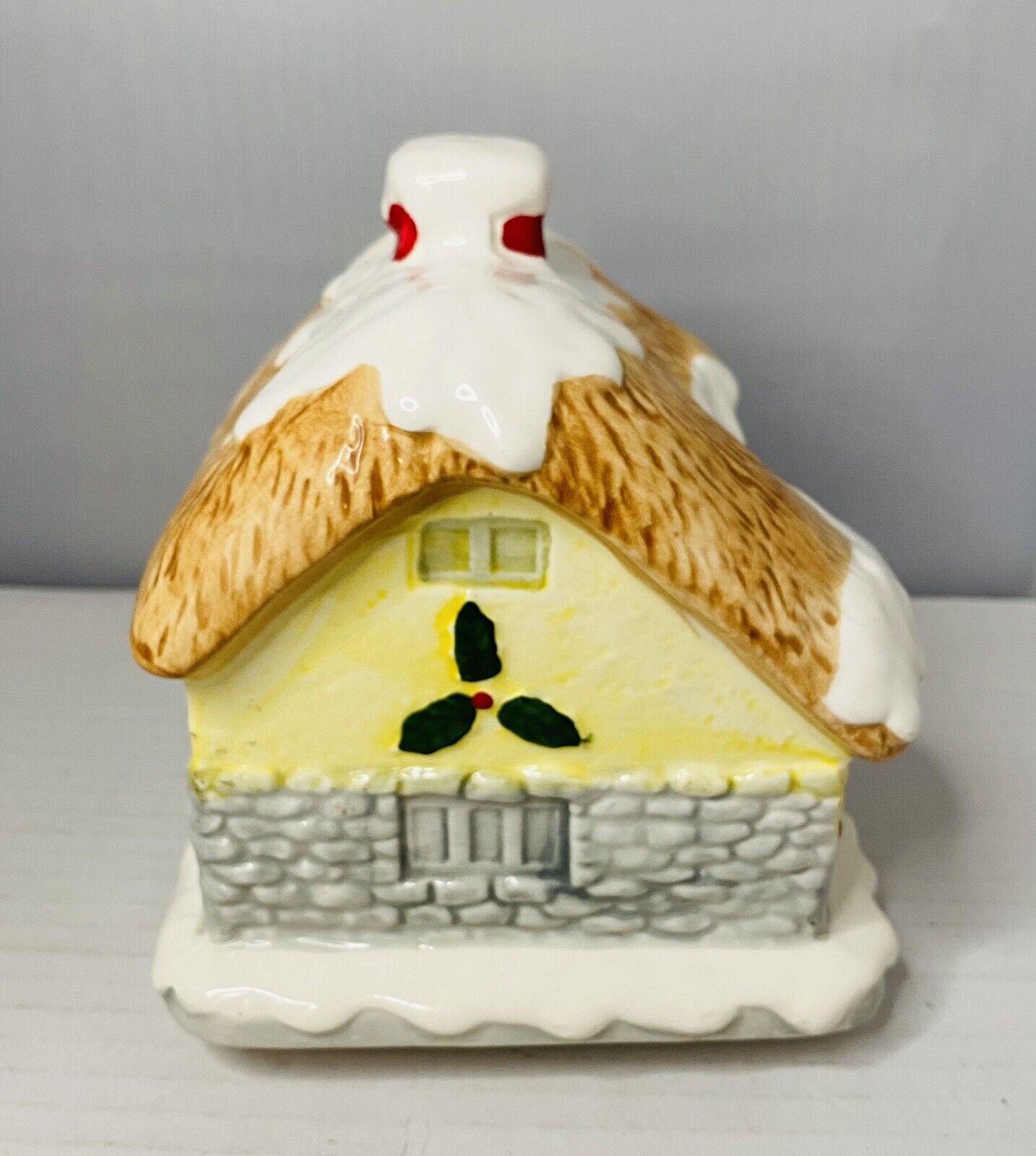 Christmas Cozy Snow Cottage Rotating Musical Ceramic Vintage Figurine