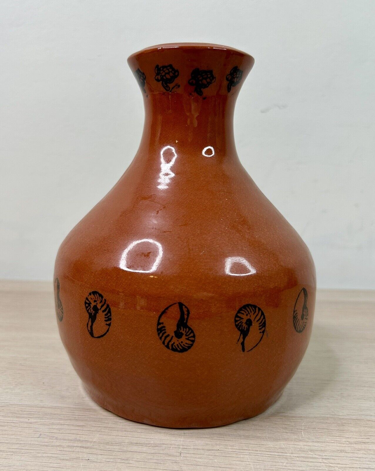 Vintage 1998 Maricopa Pottery, Snails & Sea Turtles Vase 7” Signed Wo Lutz