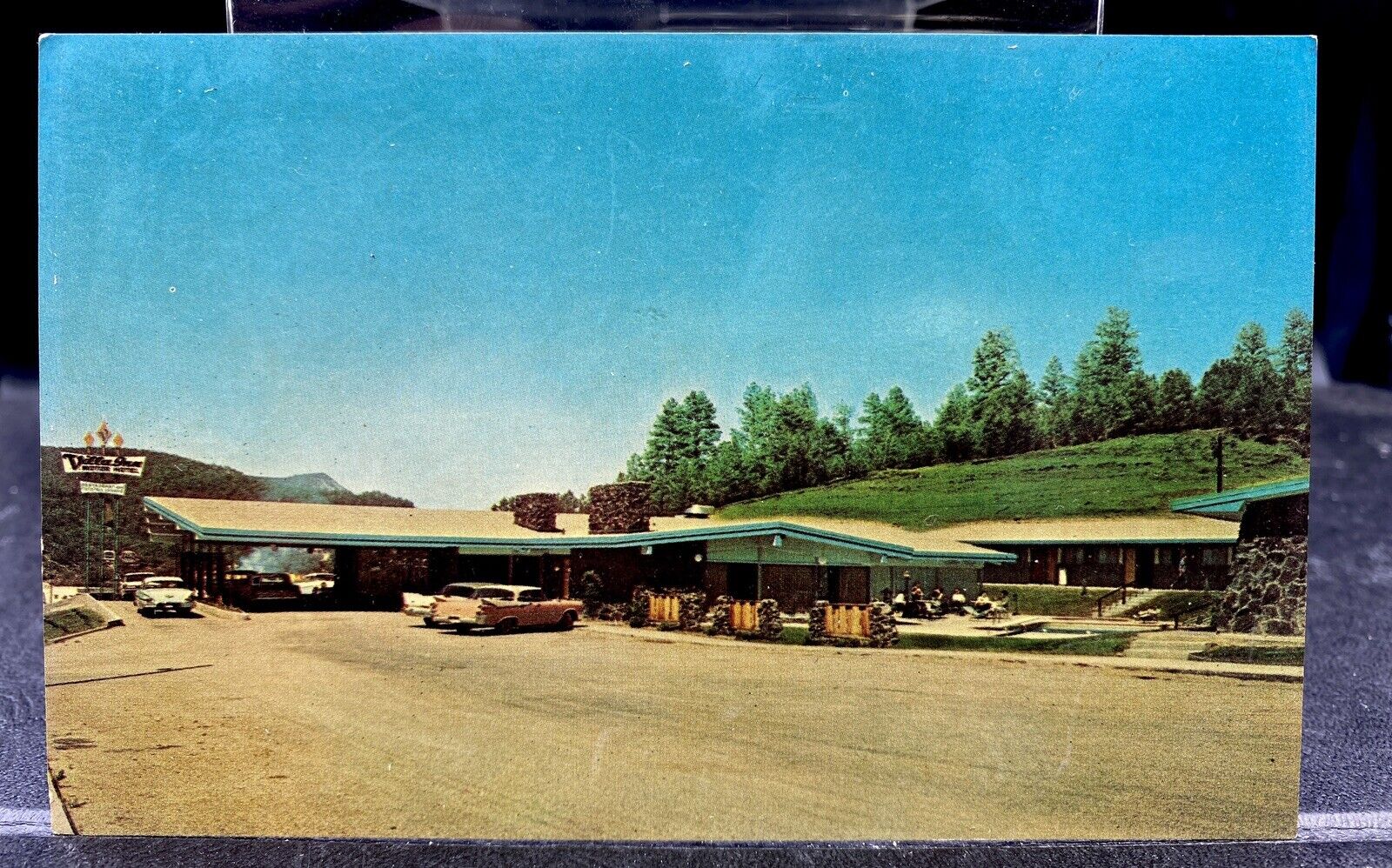 TUCUMCARI, New Mexico NM   VILLA INN MOTEL~PINK CADI  ROADSIDE Chrome Postcard