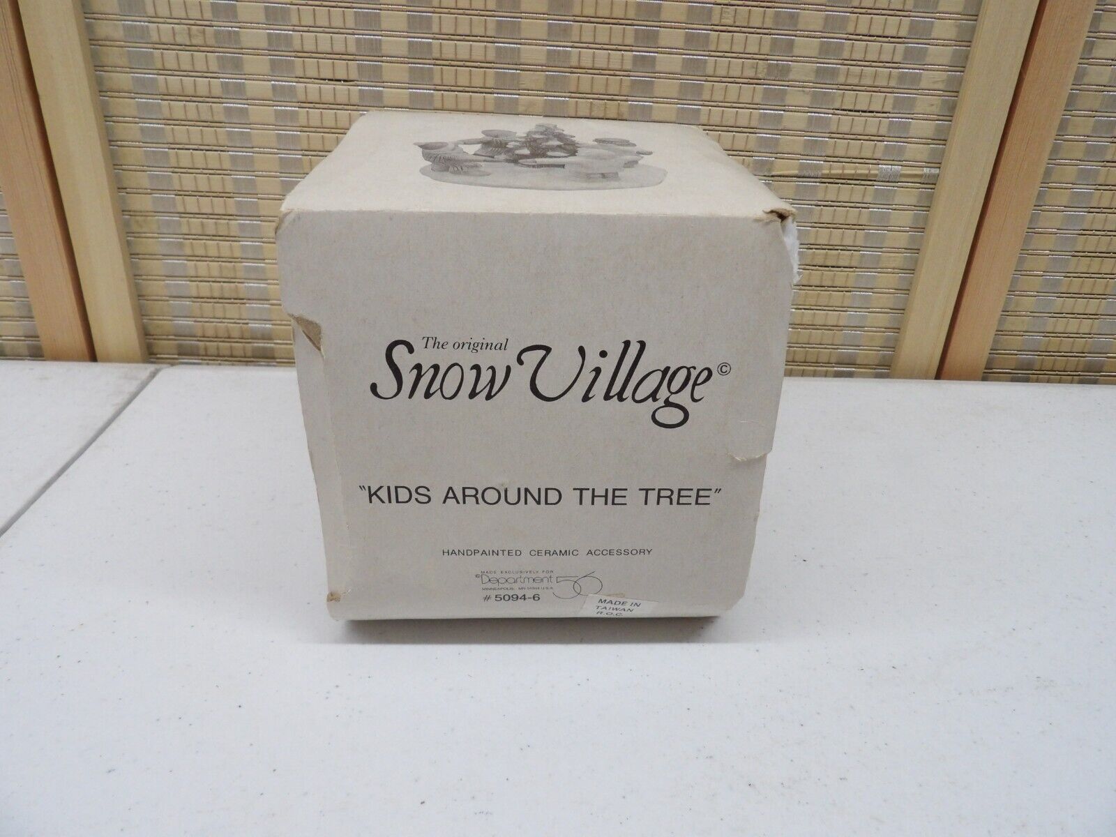 Department 56 Snow Village “Kids Around The Tree” #50946  w/ original box