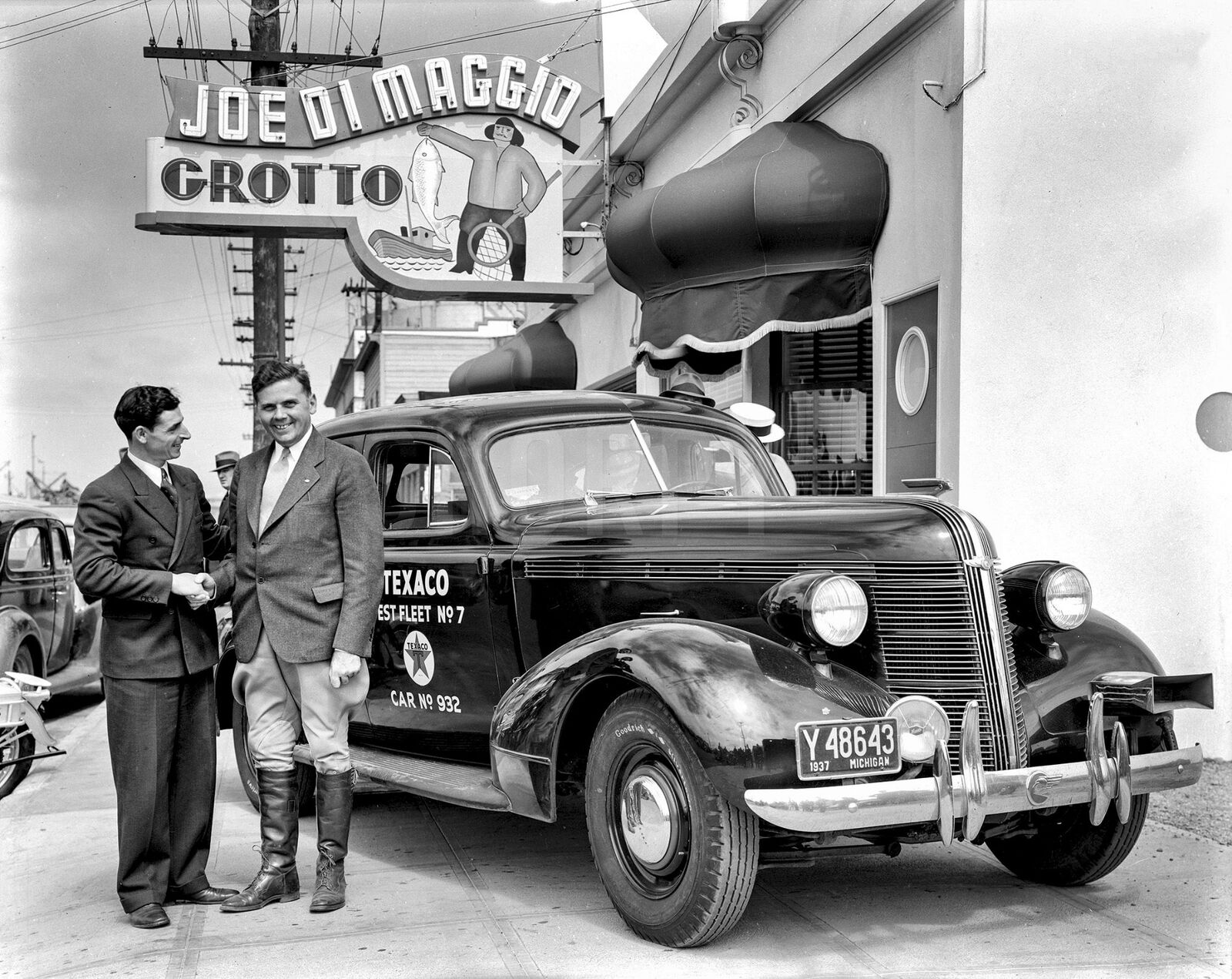 1937 TEXACO TEST CAR Outside DIMAGGIO\'S RESTAURANT Photo San Francisco (178-a)