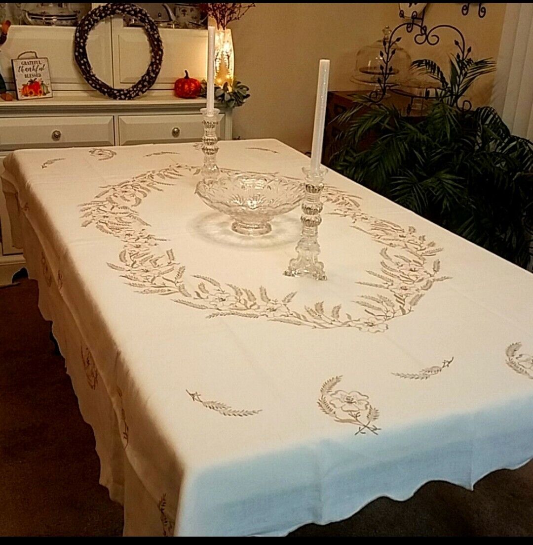 VINTAGE EMBROIDERED LINEN TABLECLOTH 