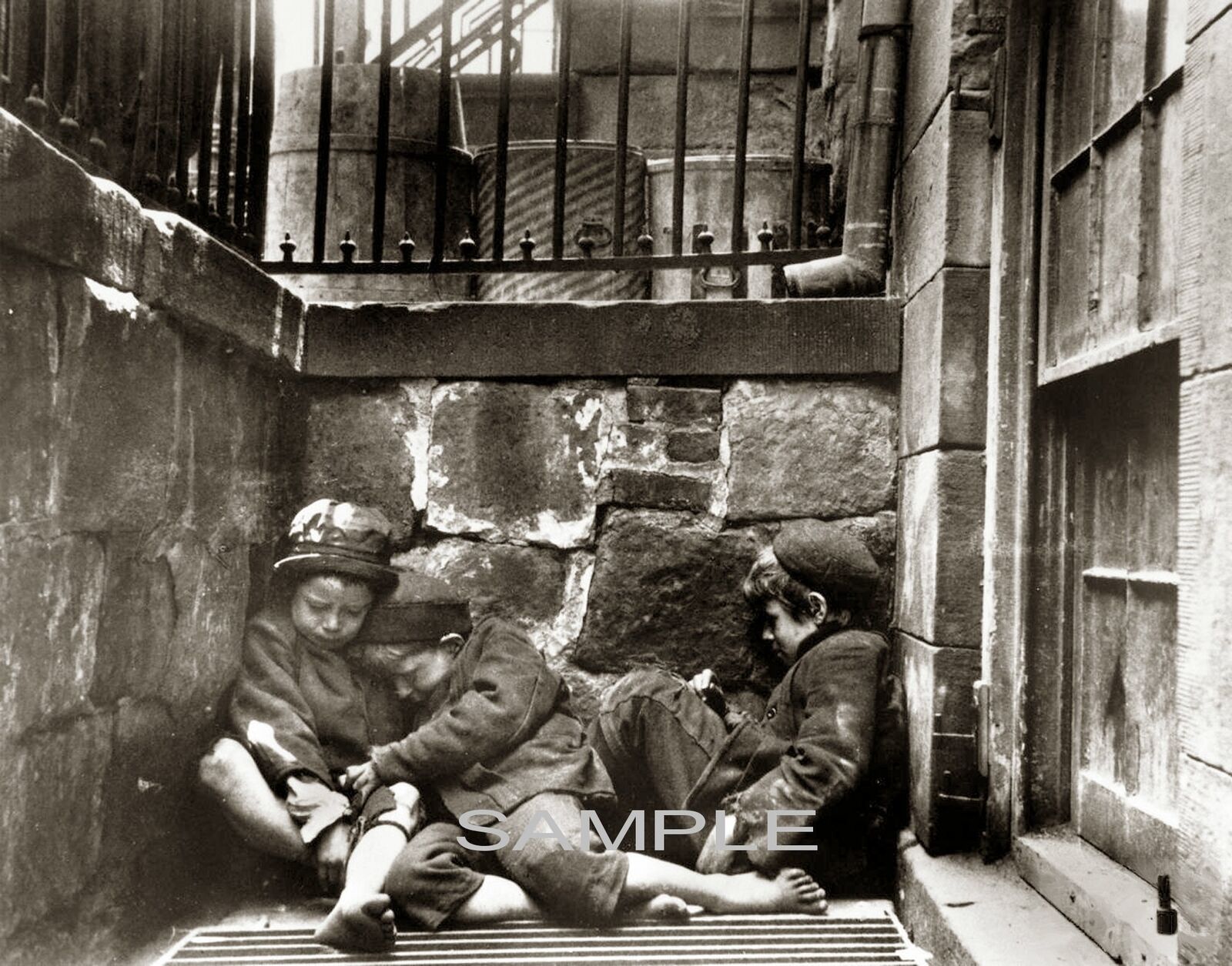 1900 HOMELESS CHILDREN Mulberry St New York PHOTO (133-i)