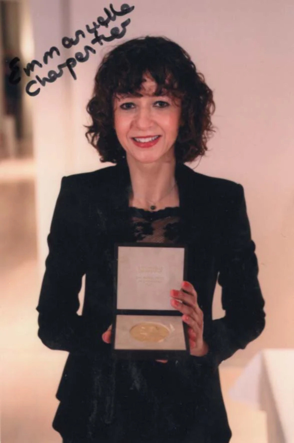 NOBEL PRIZE BIOCHEMIST Emmanuelle Charpentier autograph, signed photo