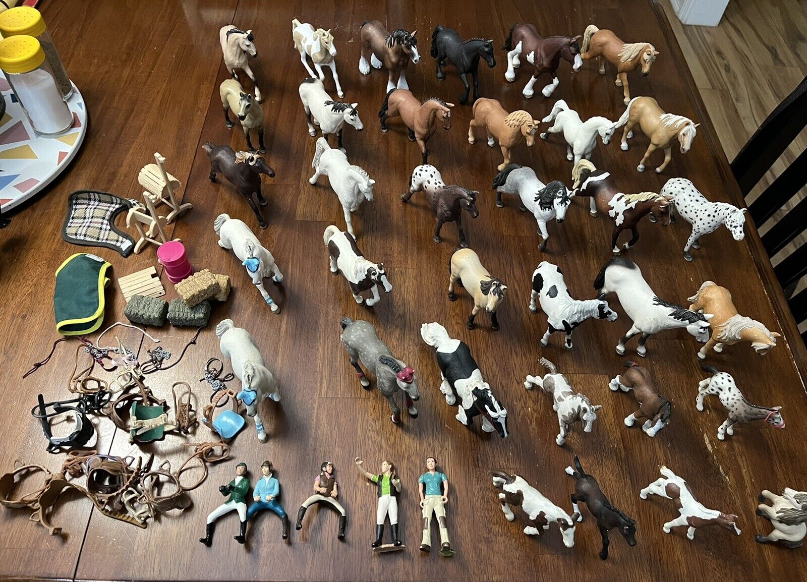 Schleich 27 horse and 7 Foal figurines collection lot With Accessories