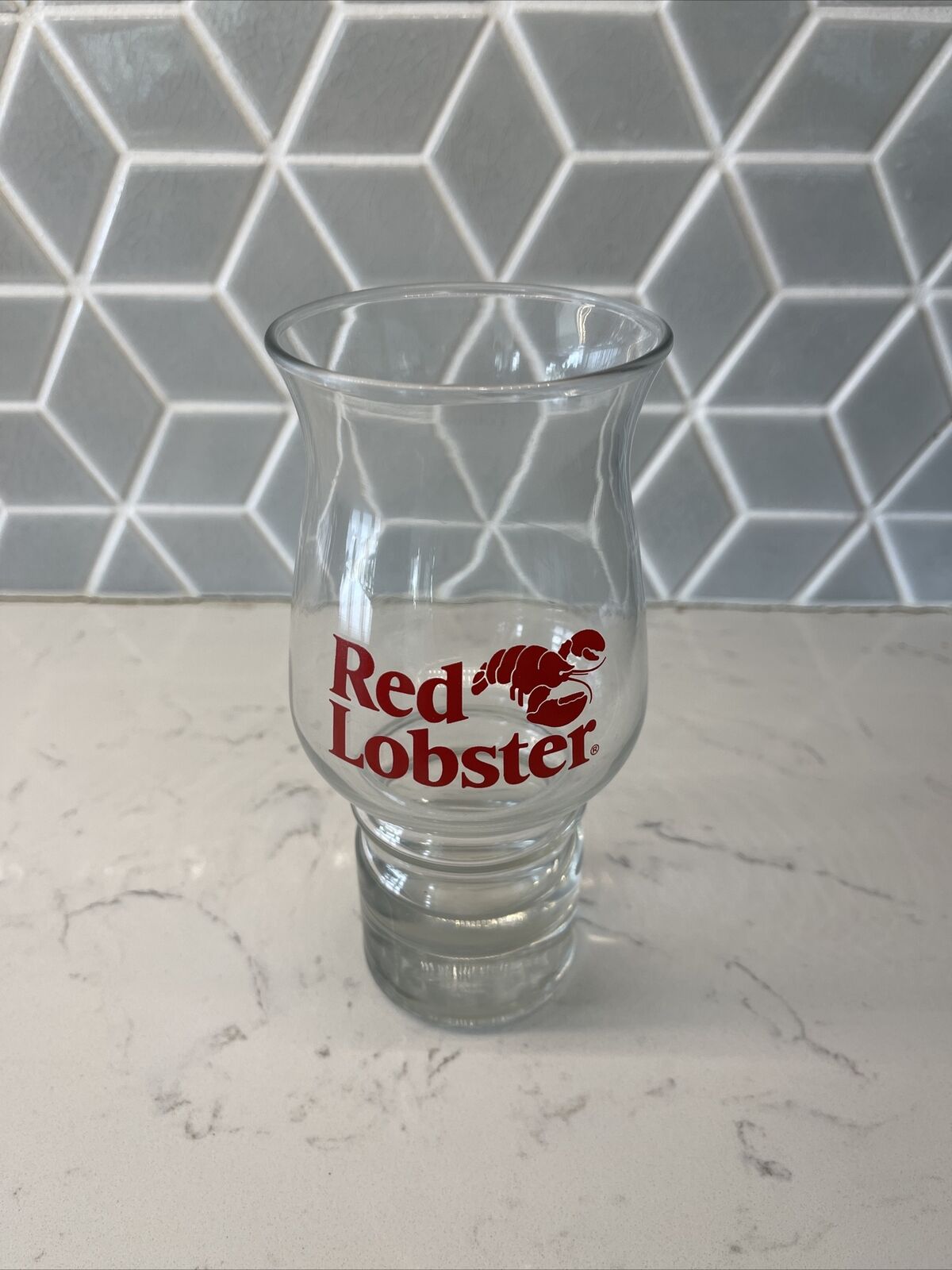 VINTAGE RED LOBSTER COLLECTIBLE PILSNER BEER HURRICANE GLASS 16 ounce