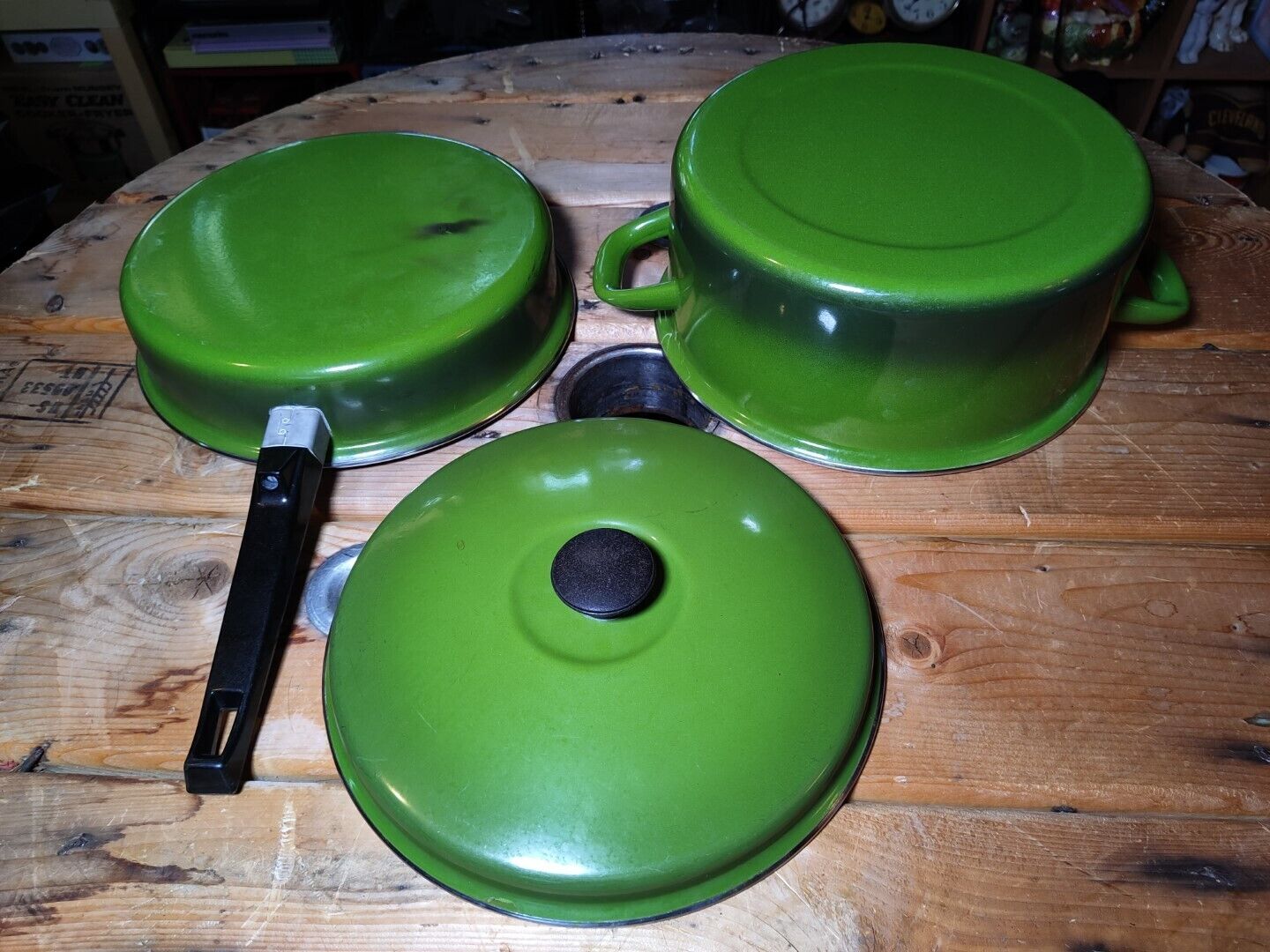 Vintage 3 Piece Avocado Green Enamelware Sauce Pan+ Pot + Lid