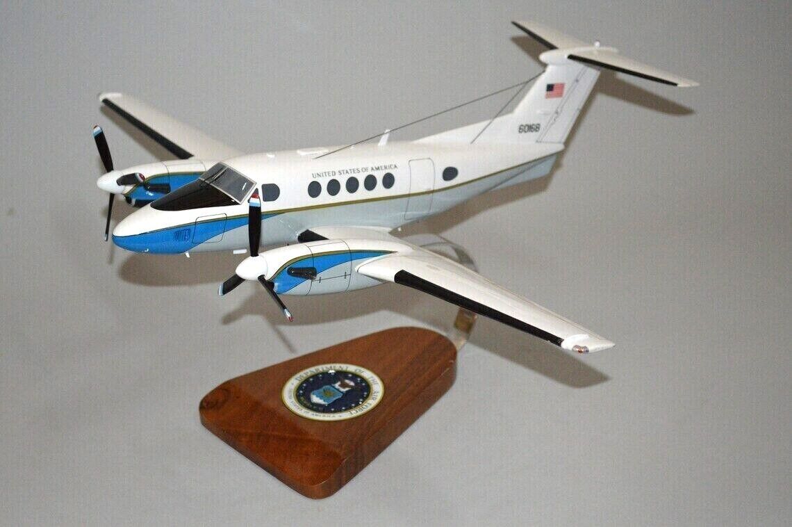 USAF Beechcraft C-12 Huron Support Transport Desk Display Model 1/32 SC Airplane