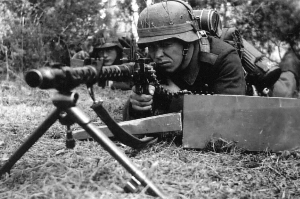 WWII B&W Photo German MG34 Machinegun Team WW2 World War Two Wehrmacht /2062