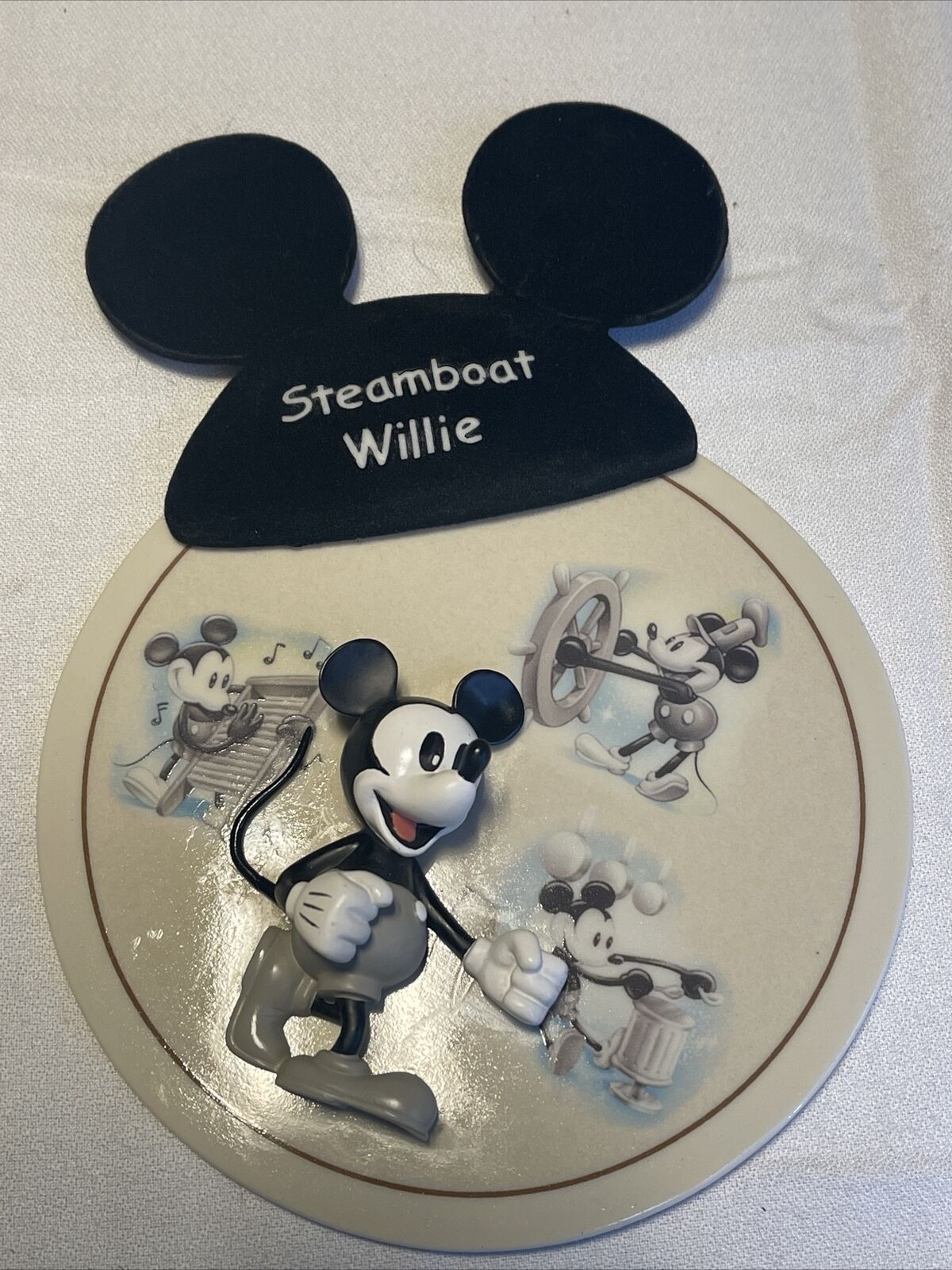 Mickey Mouse Steamboat Willie Collector Plate 80th Aniversario Mickey Mouse