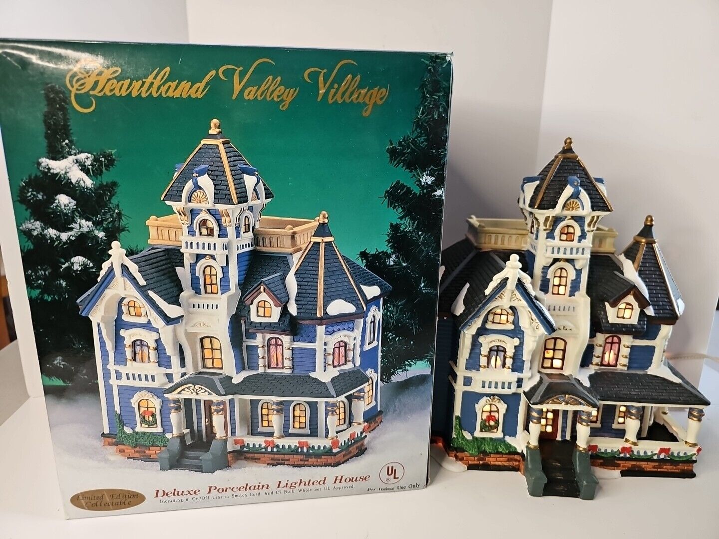 Heartland Village Porcelain Lighted House VTG Christmas Blue Home Victorian 2000