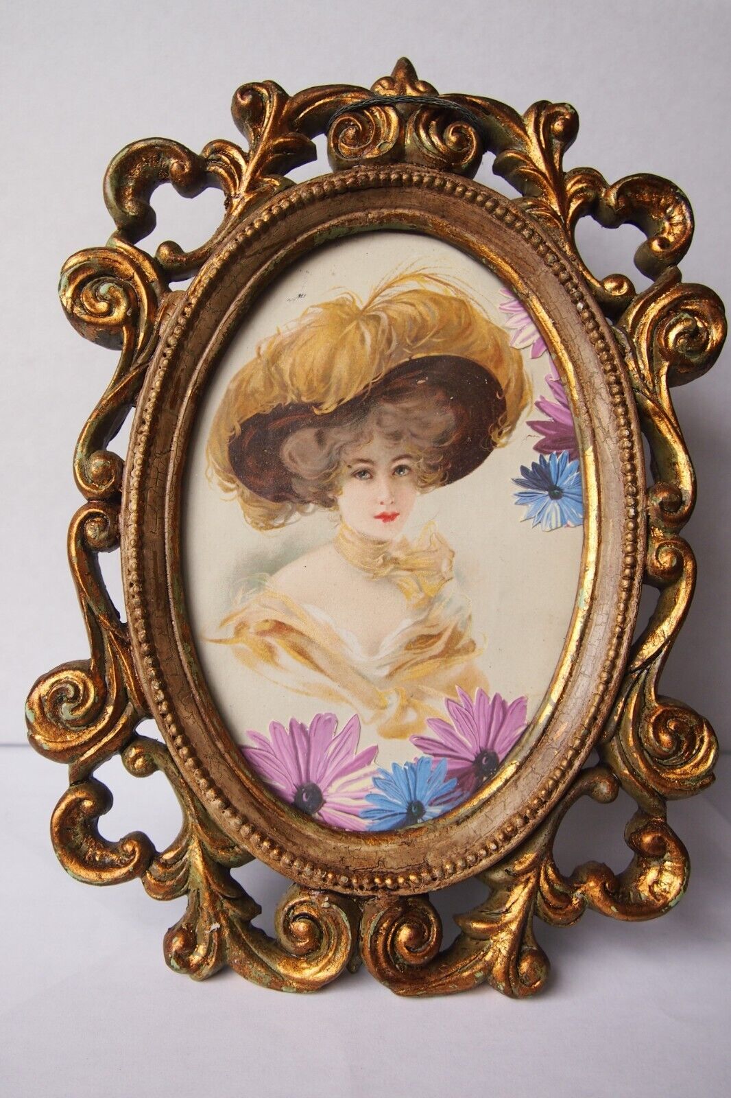 Gorgeous Antique Victorian Gold Gilt Wood Frame, Oval, Ornate, Pretty Lady