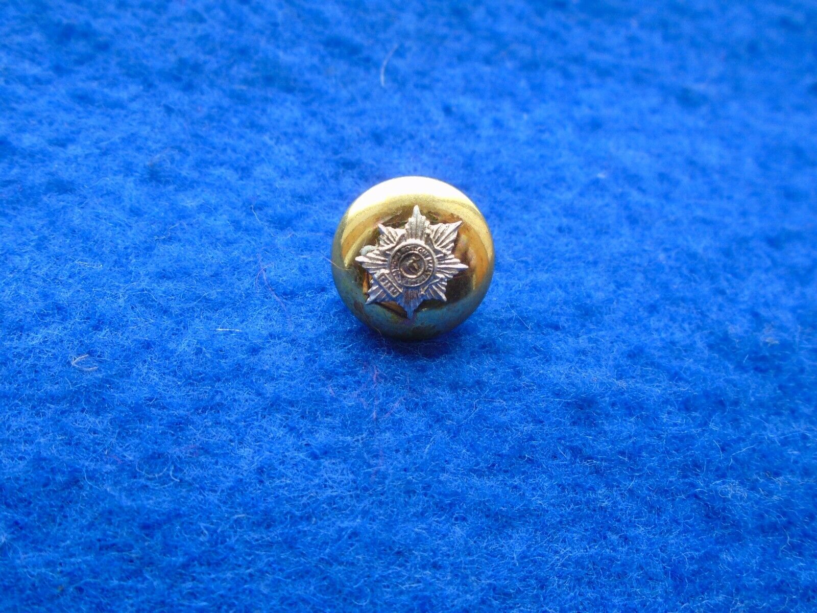 1 X WORCESTERSHIRE & SHERWOOD FORESTERS REGIMENT OFFICERS TWO PART 14MM BUTTON
