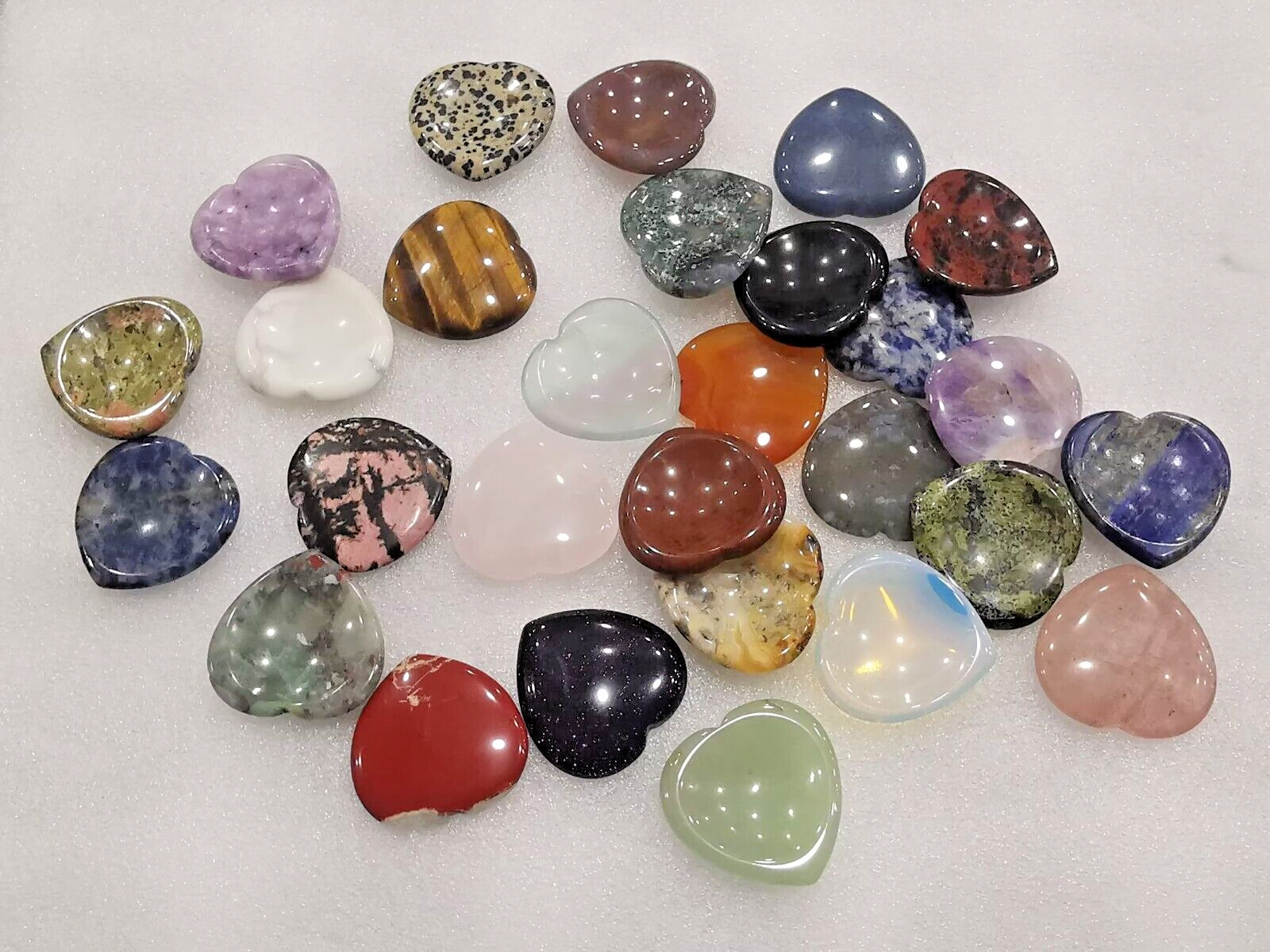 Wholesale 50pcs Mix Crystal Love Heart Worry Stone Palm Stone  Rei Healing Gift