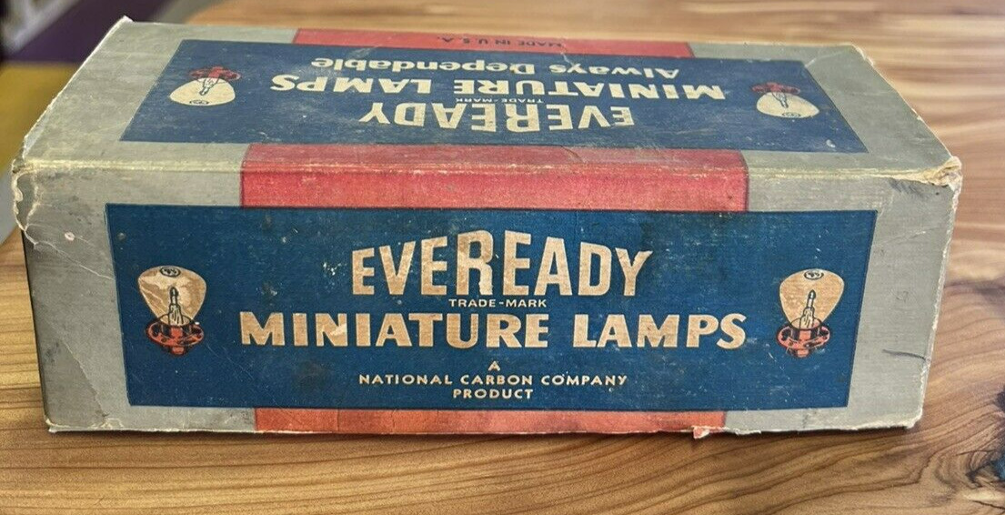 EVEREADY MINIATURE LAMPS A NATIONAL CARBON COMPANY PRODUCT 7 BULBS REMAINING