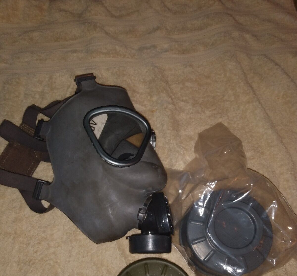 Gas Mask with Filter Military Surplus (Grey) Finland Made by Nokia