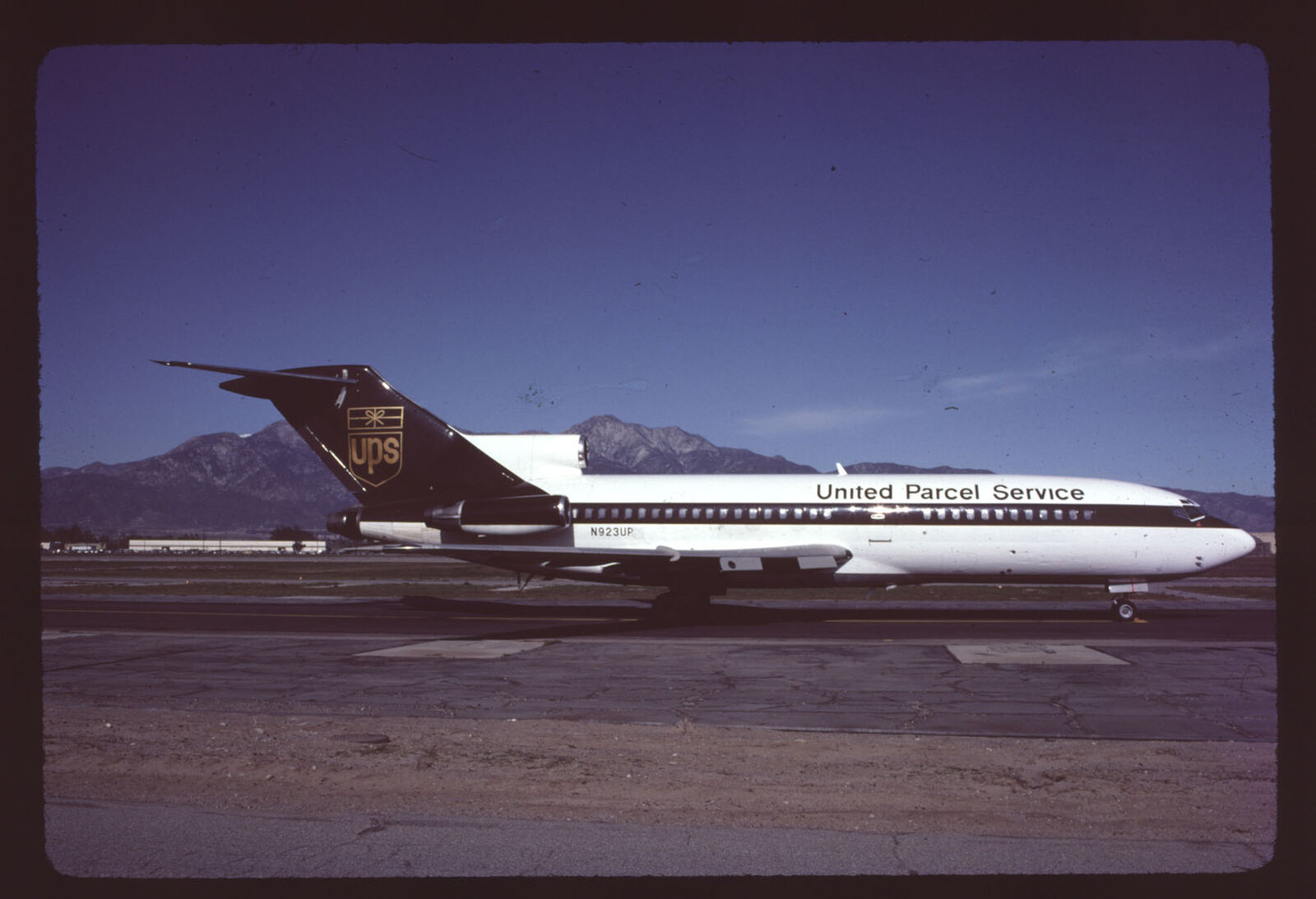 Orig 35mm airline slide UPS 727-100 N923UP [2052]