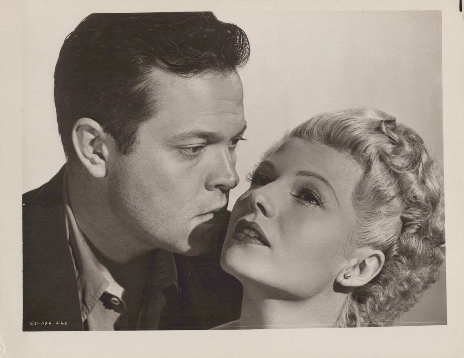 Rita Hayworth + Orson Welles in The Lady from Shanghai (1948) ❤ Photo K 396
