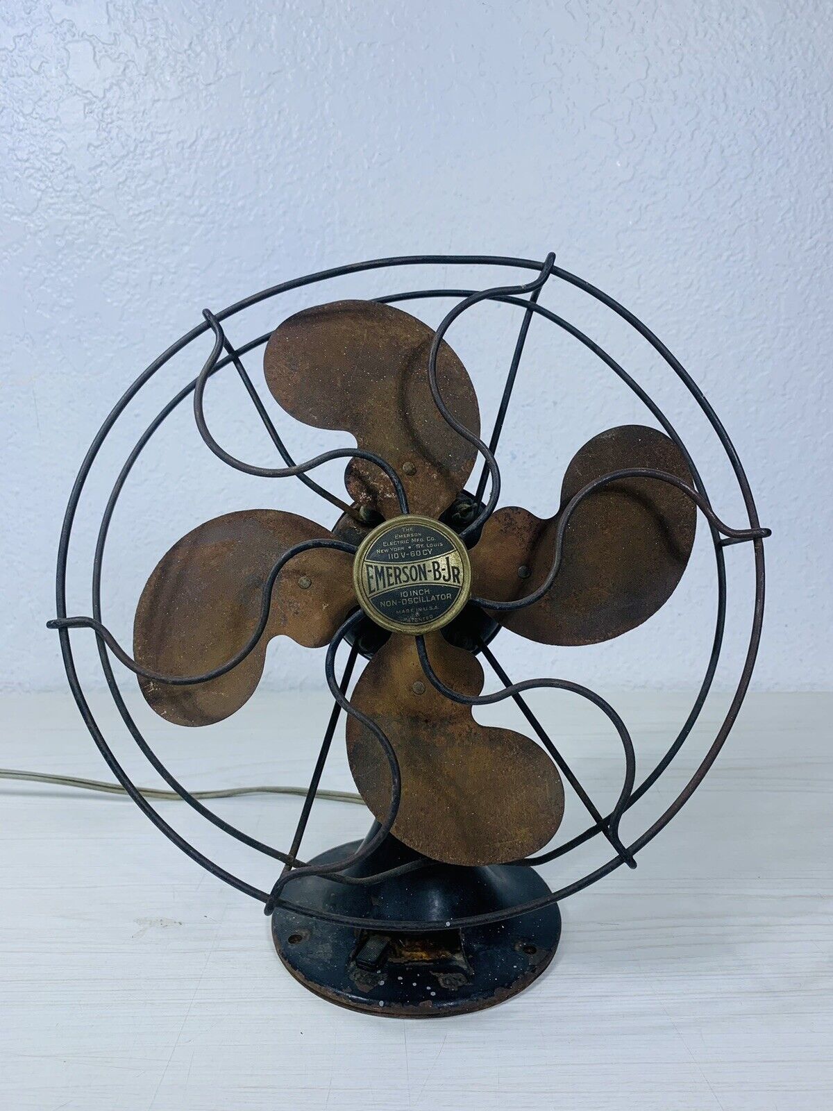 Antique Vintage 1930\'s EMERSON B JR 10 inch Non-Oscillator Fan Black Works