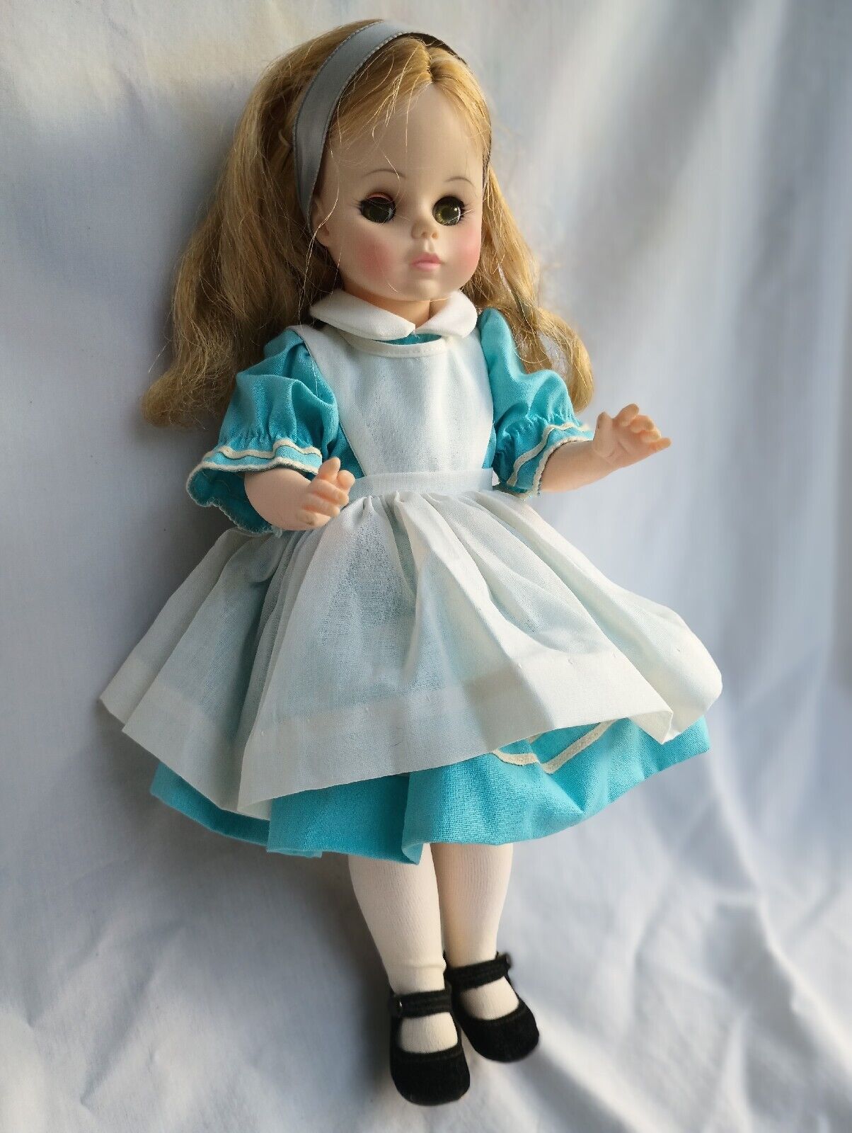 Vintage Doll 1978 Disney Alice In Wonderland by Alexander Doll Co NY Green Eyes 